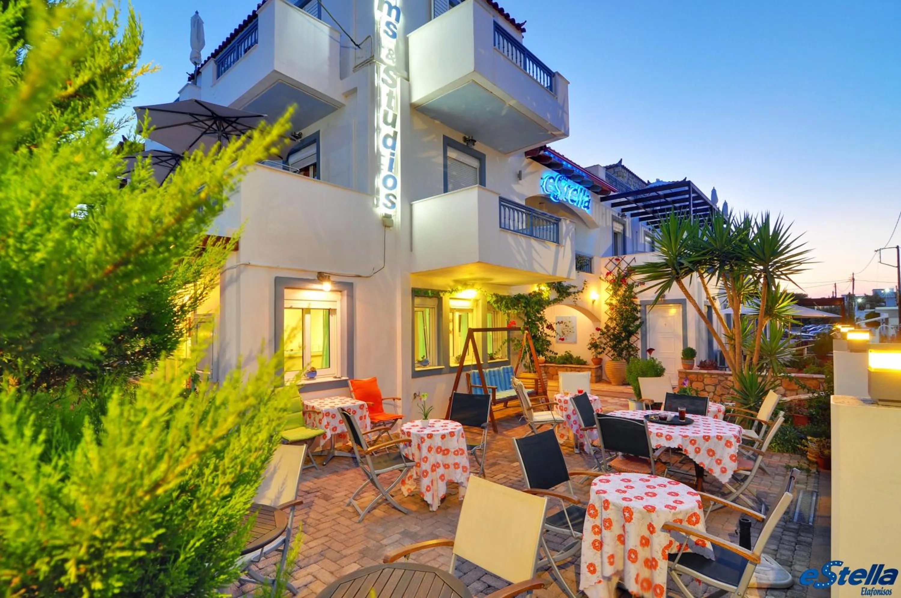 Facade/entrance in Estella Studios