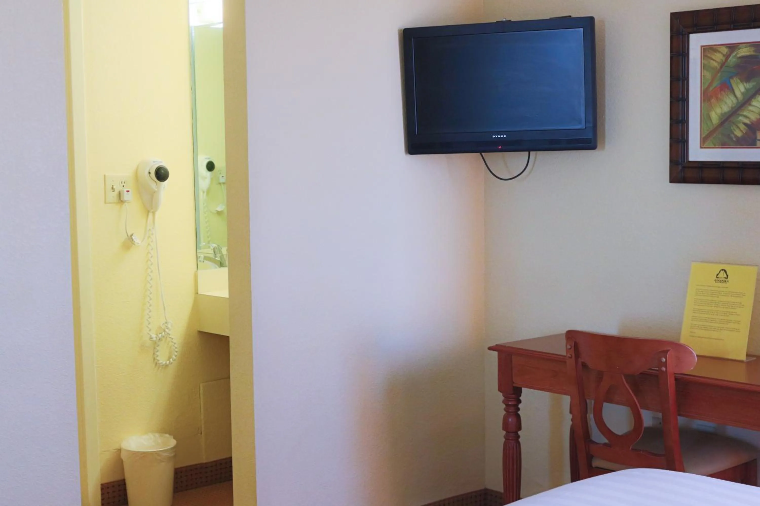 Seating area, Bed in Schooner II Beach and Racquet Club