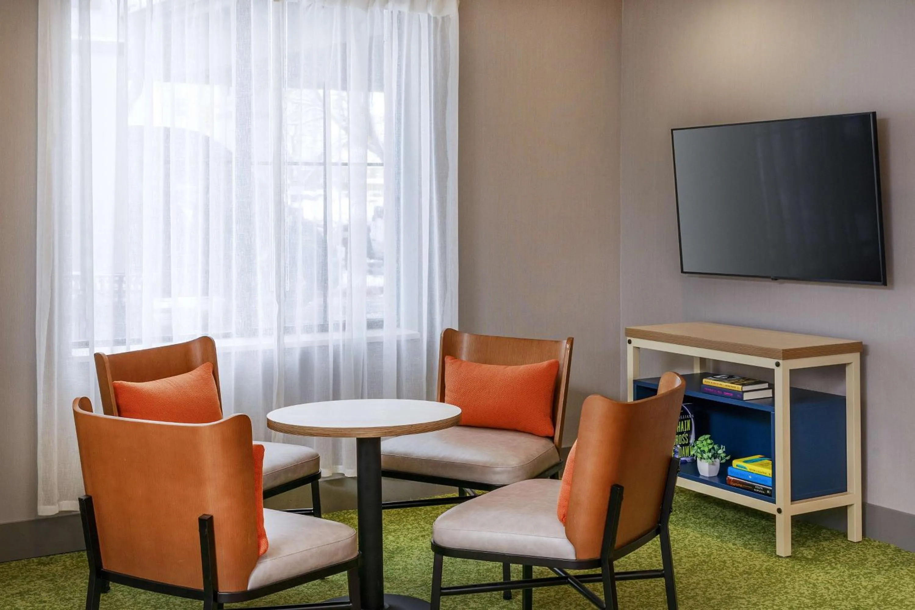 Lobby or reception in Spark by Hilton Denver International Airport