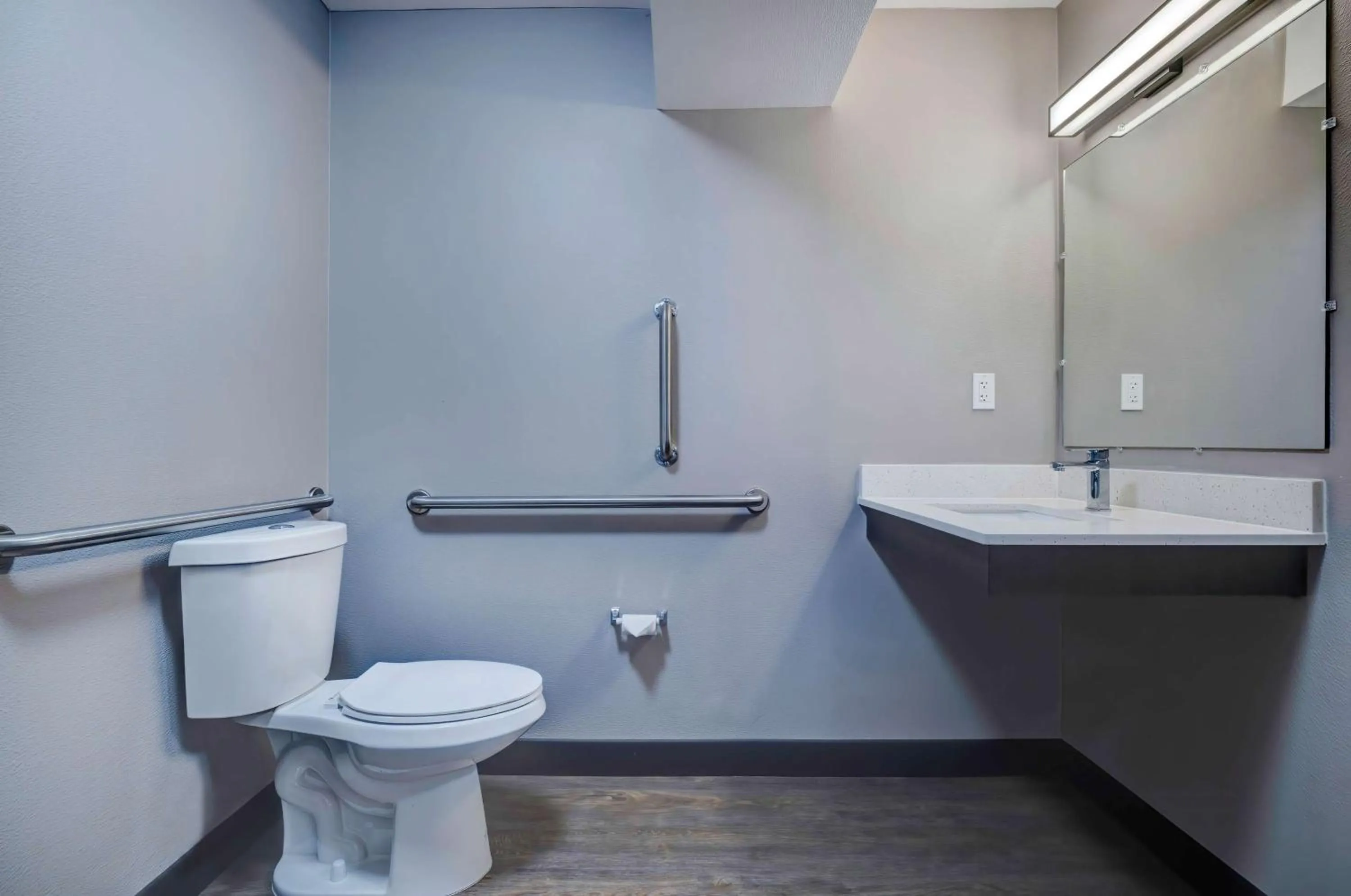 Bedroom in Studio 6 Rock Springs WY Flaming Gorge