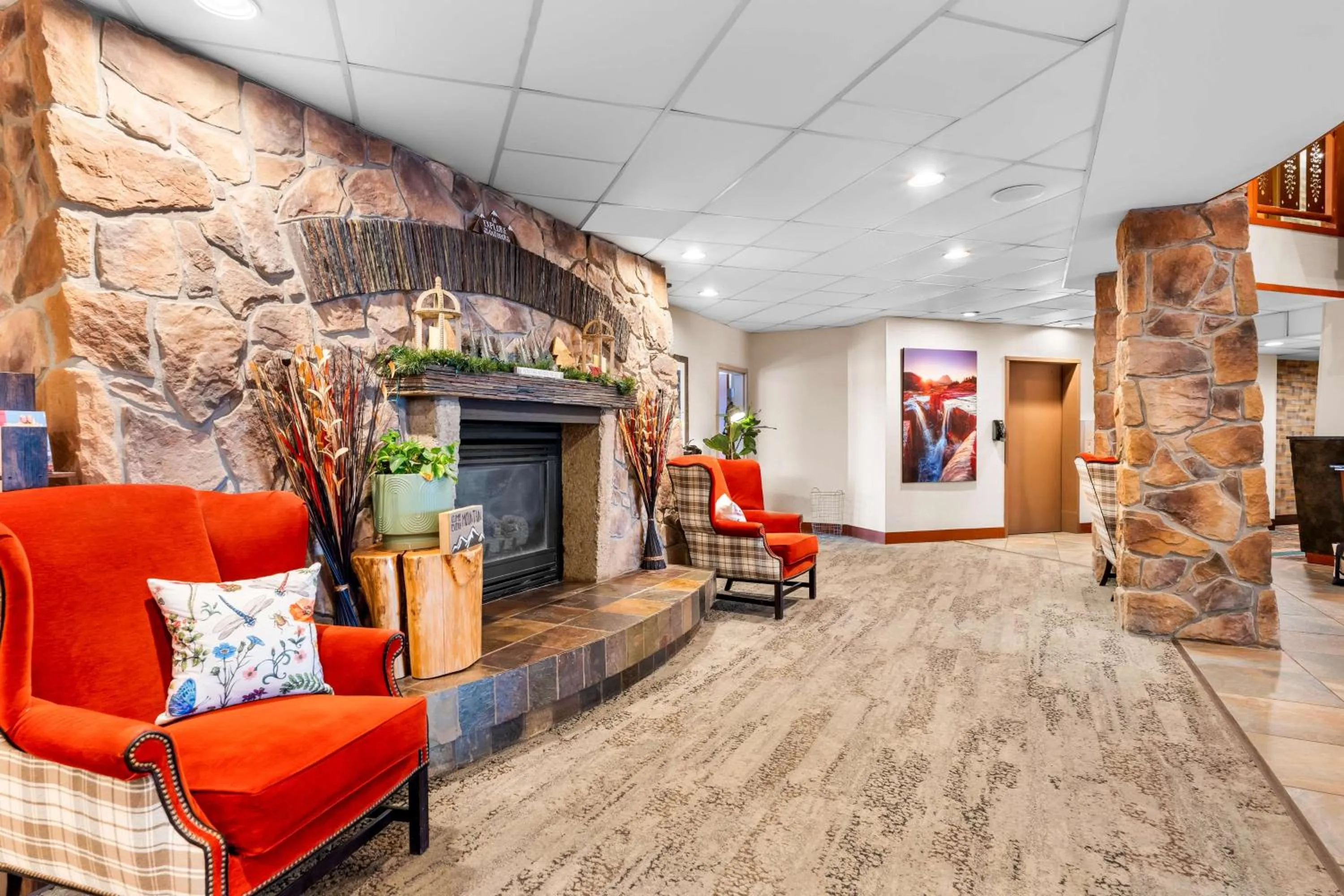 Lobby or reception in Best Western Rocky Mountain Lodge