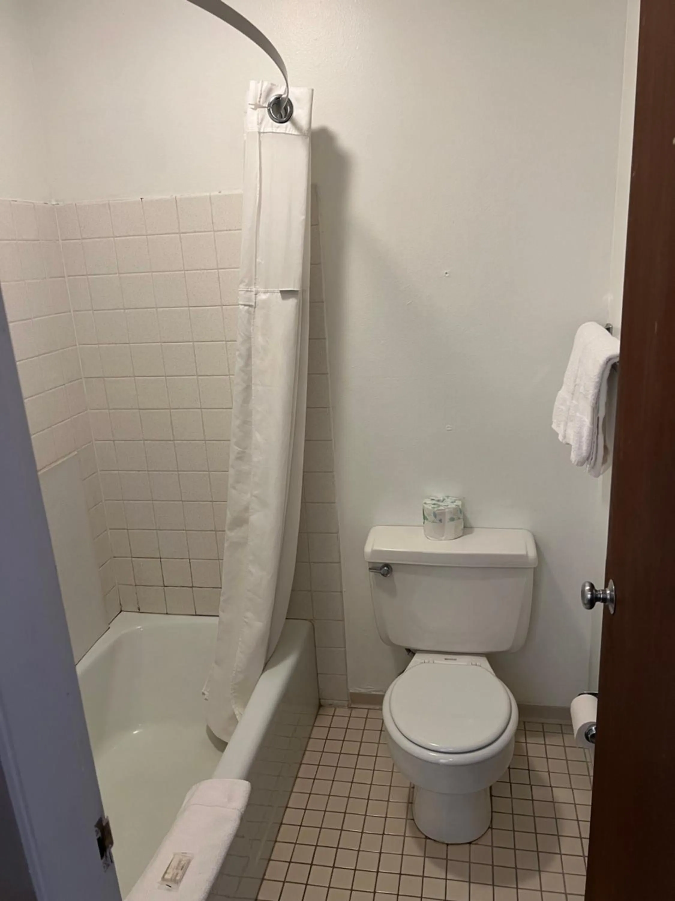 Shower in Studio Lodge Laramie