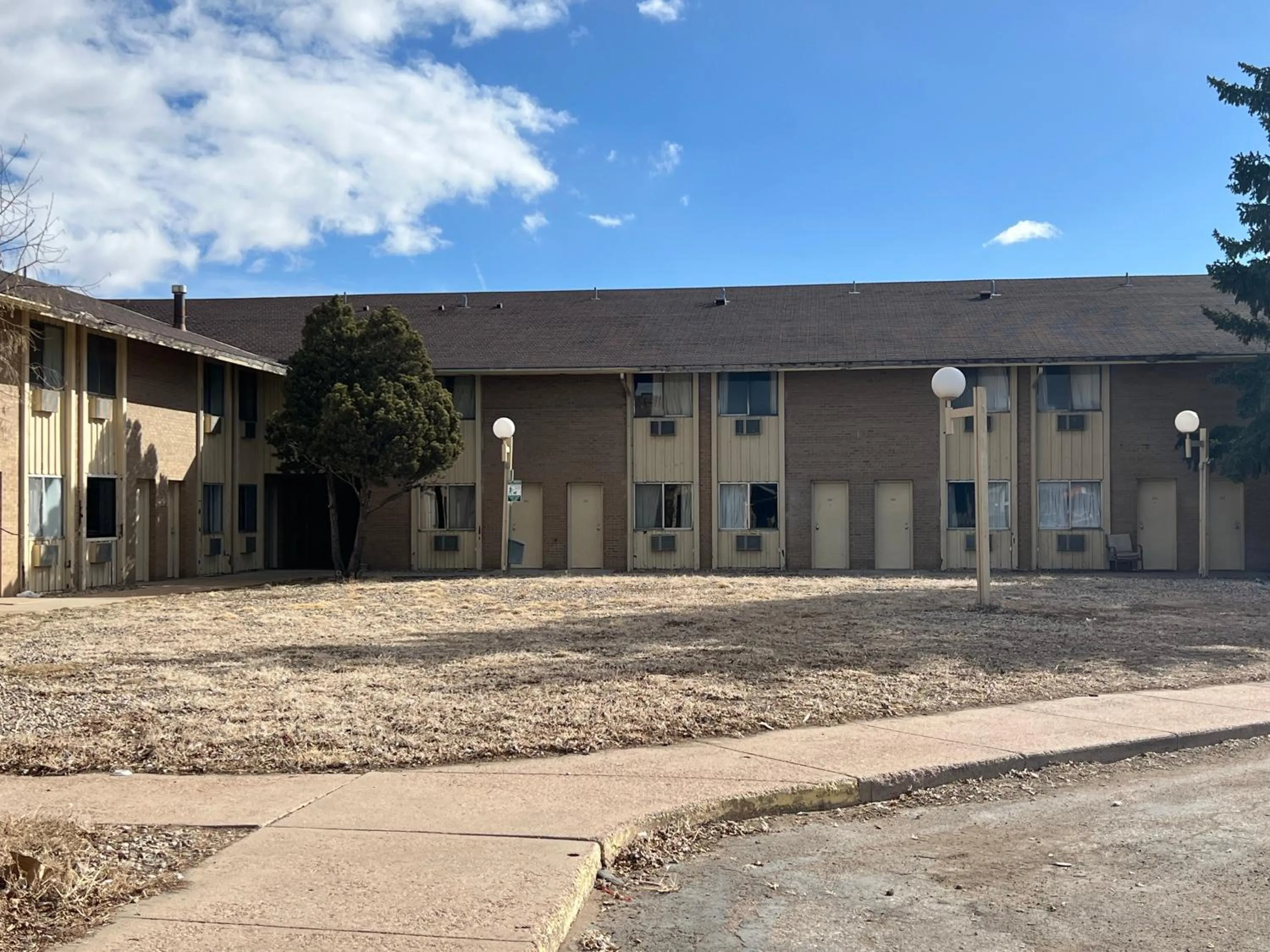 Property building in Studio Lodge Laramie