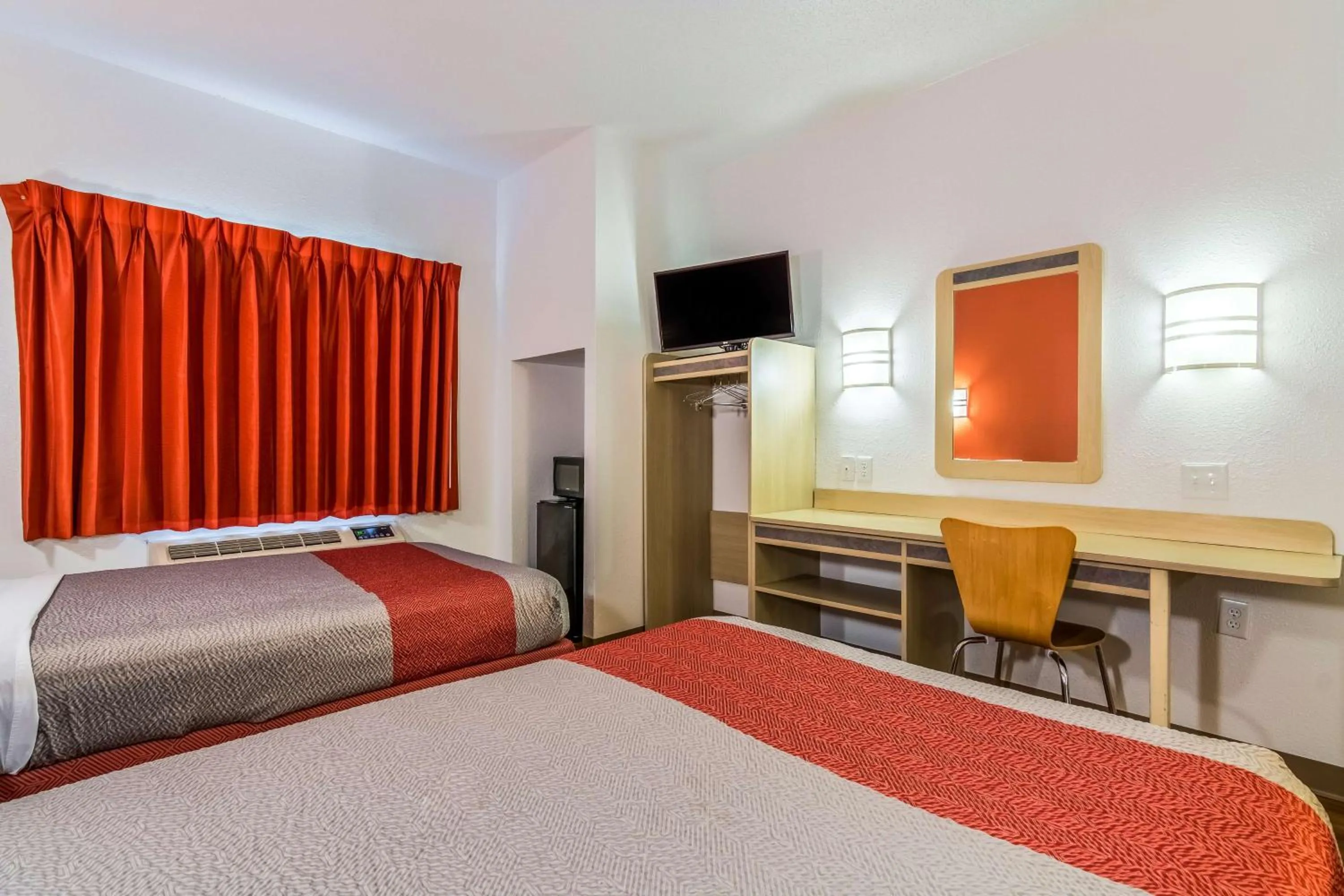 Photo of the whole room, Bed in Motel 6-Fort Mill, SC - Charlotte