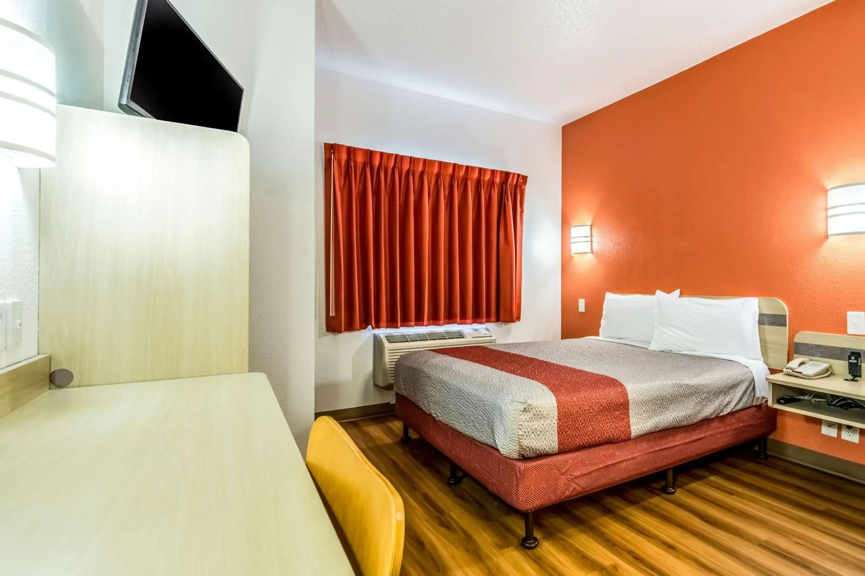 Double Room - Disability Access - Smoking in Motel 6-Fort Mill, SC - Charlotte Double Room - Disability Access - Smoking in Motel 6-Fort Mill, SC - Charlotte