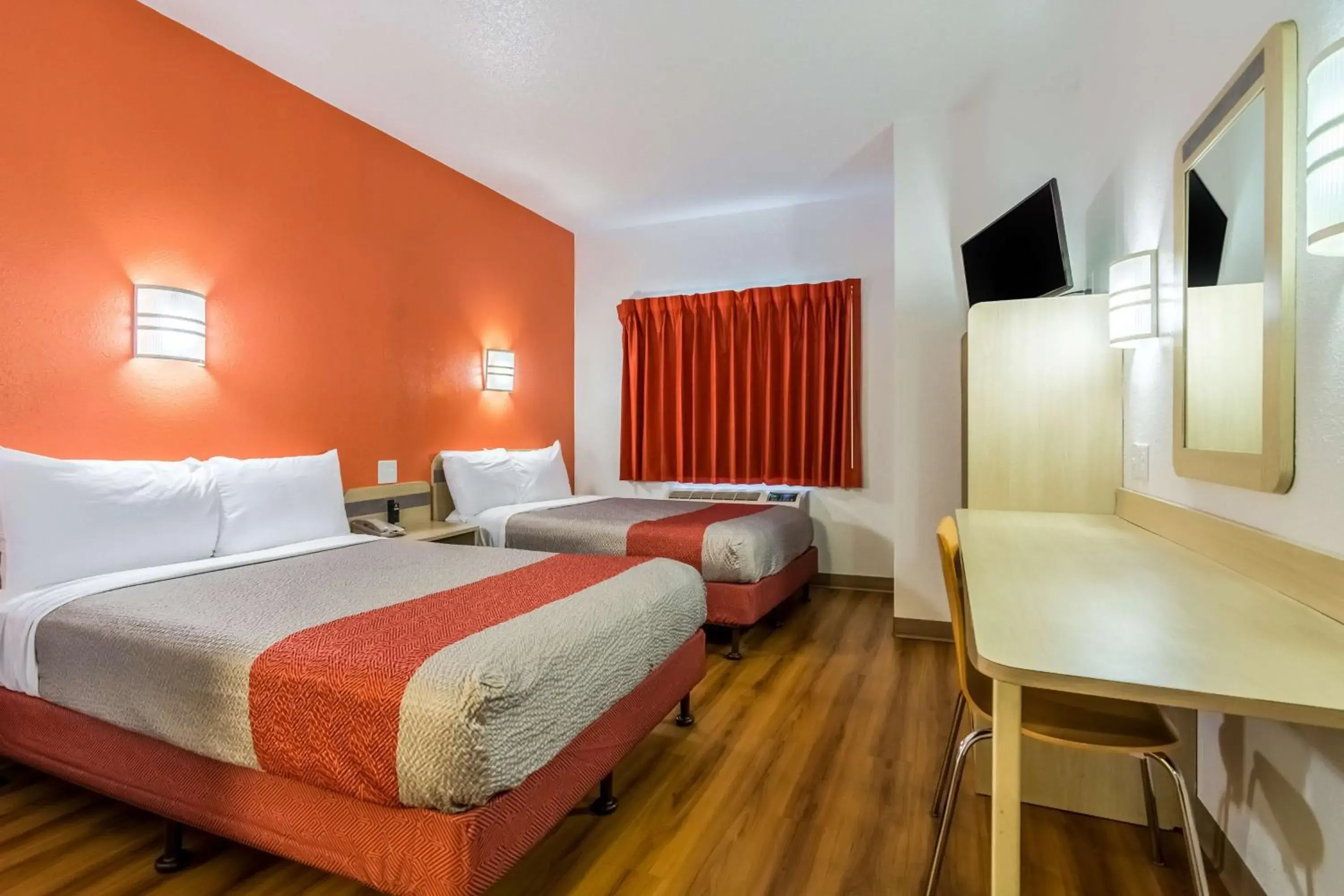 Quadruple Room - Non-Smoking in Motel 6-Fort Mill, SC - Charlotte Quadruple Room - Non-Smoking in Motel 6-Fort Mill, SC - Charlotte