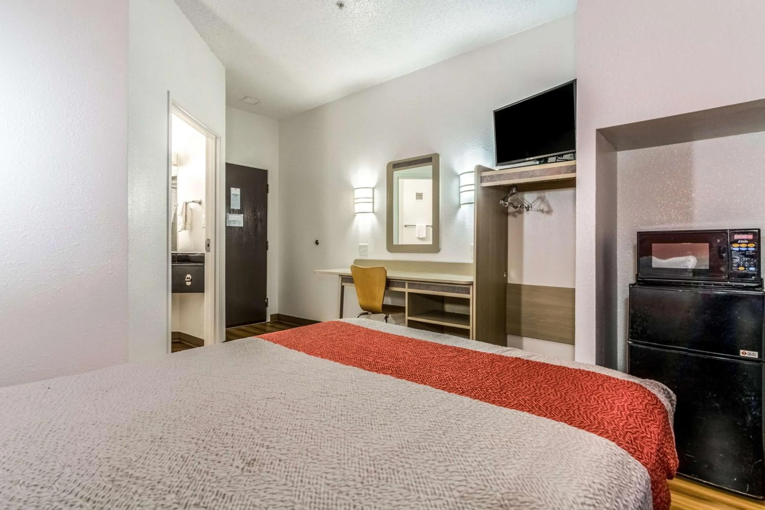 Photo of the whole room, Bed in Motel 6-Fort Mill, SC - Charlotte