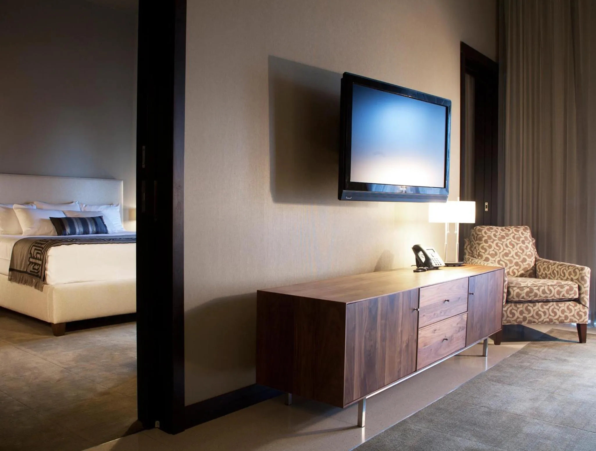 TV and multimedia, Bed in Talking Stick Resort
