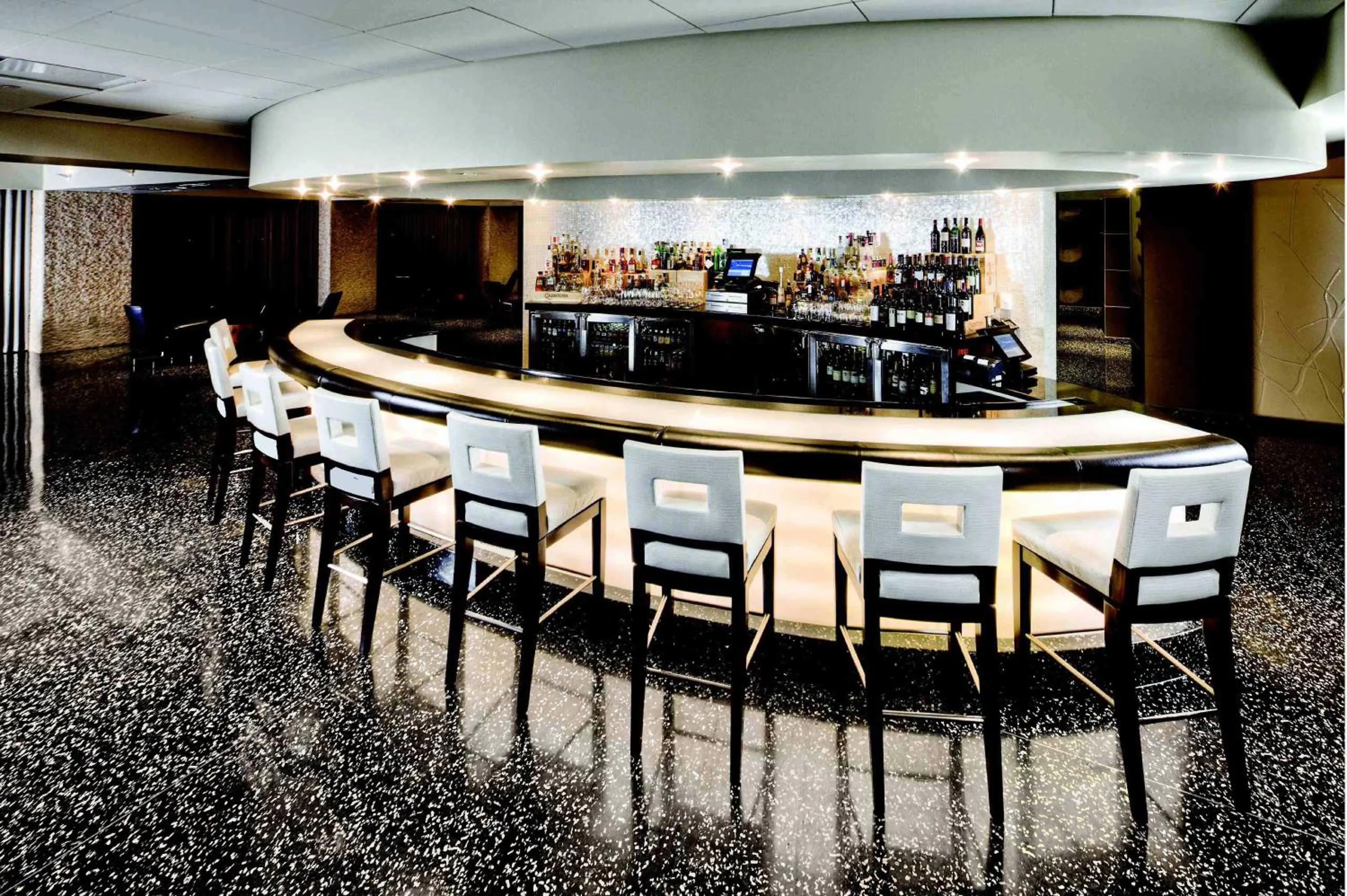 Lounge or bar in Talking Stick Resort