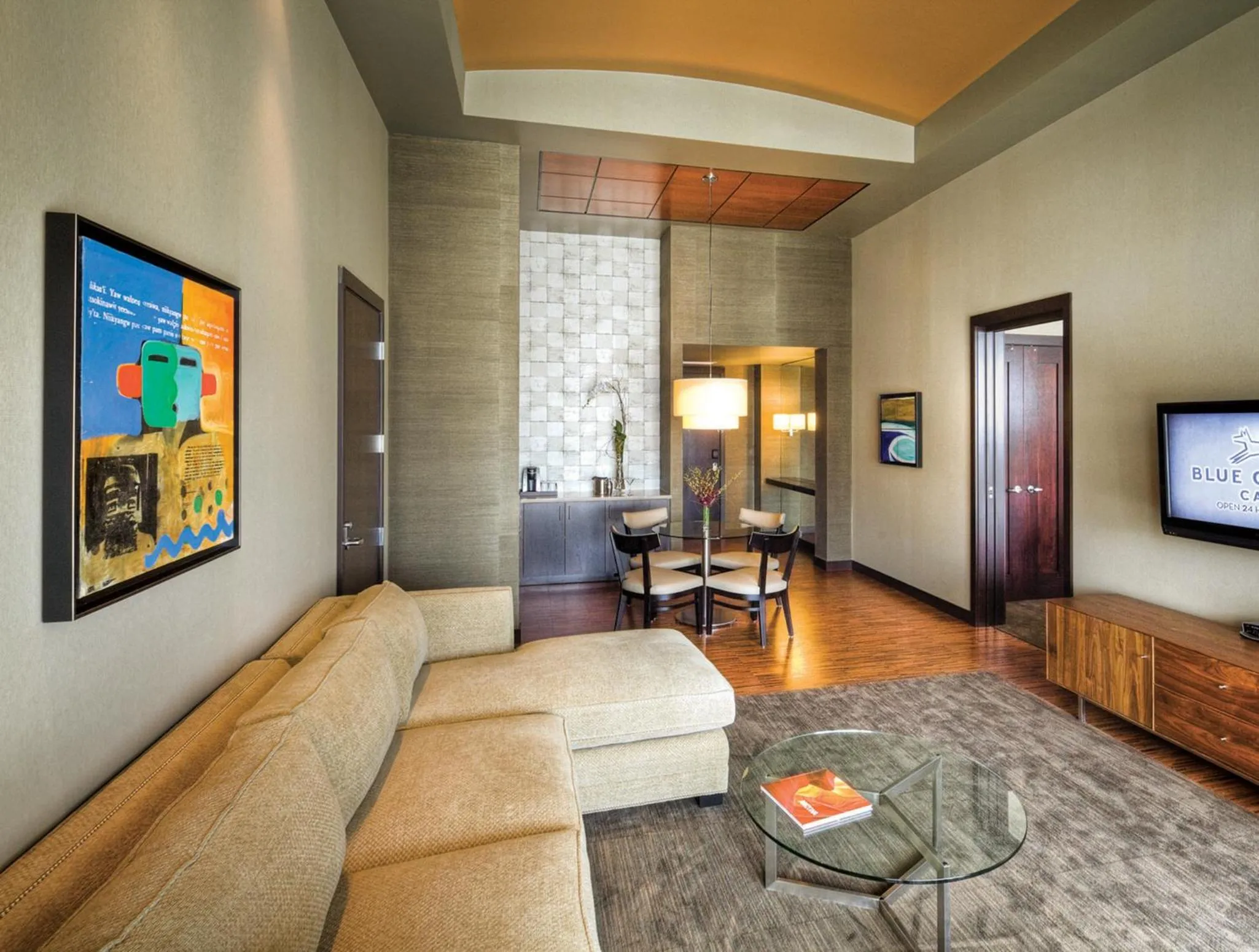 Living room in Talking Stick Resort