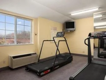 Fitness centre/facilities in Days Inn & Suites by Wyndham Lafayette IN