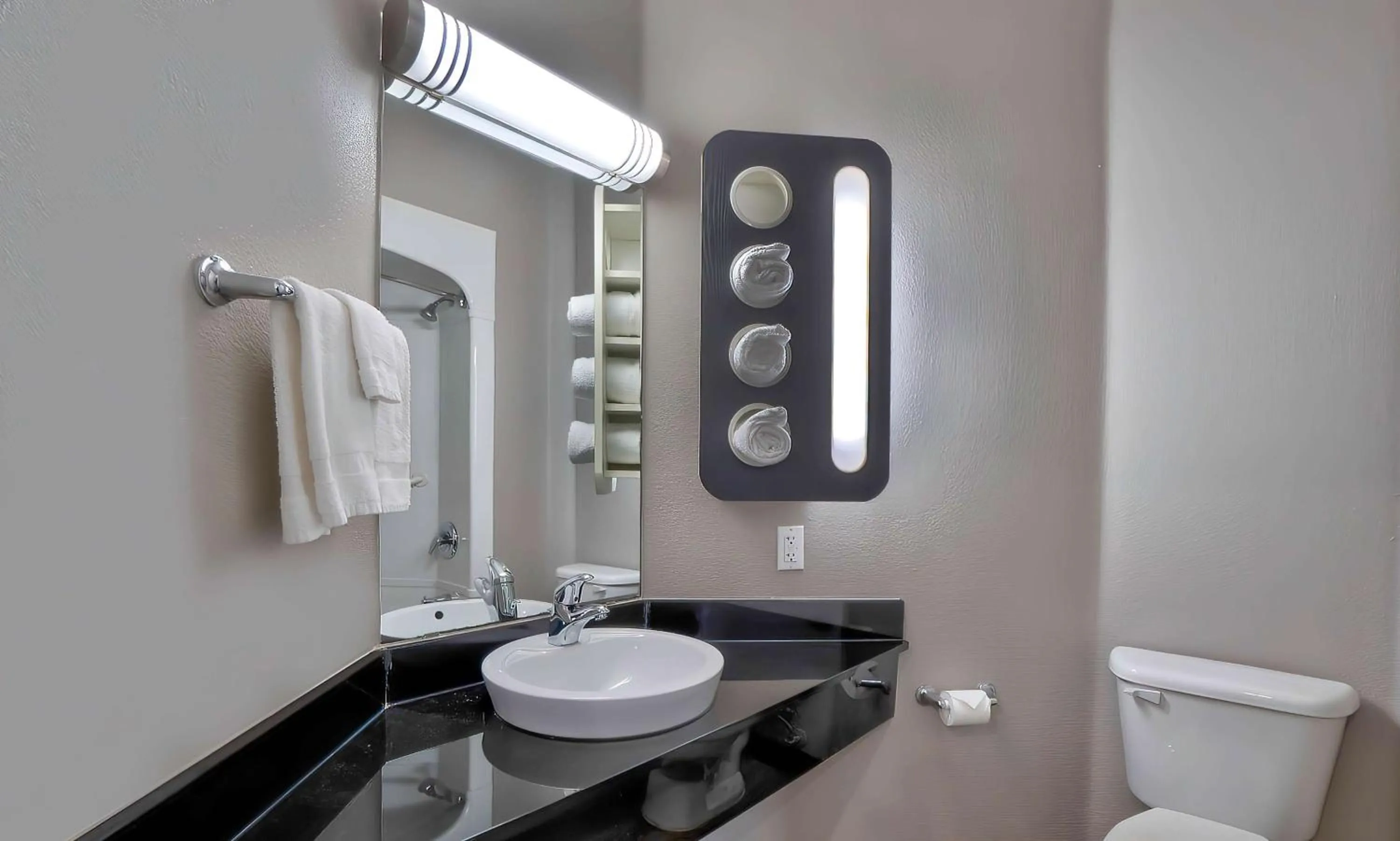 Bedroom in Motel 6-Benbrook, TX - Fort Worth