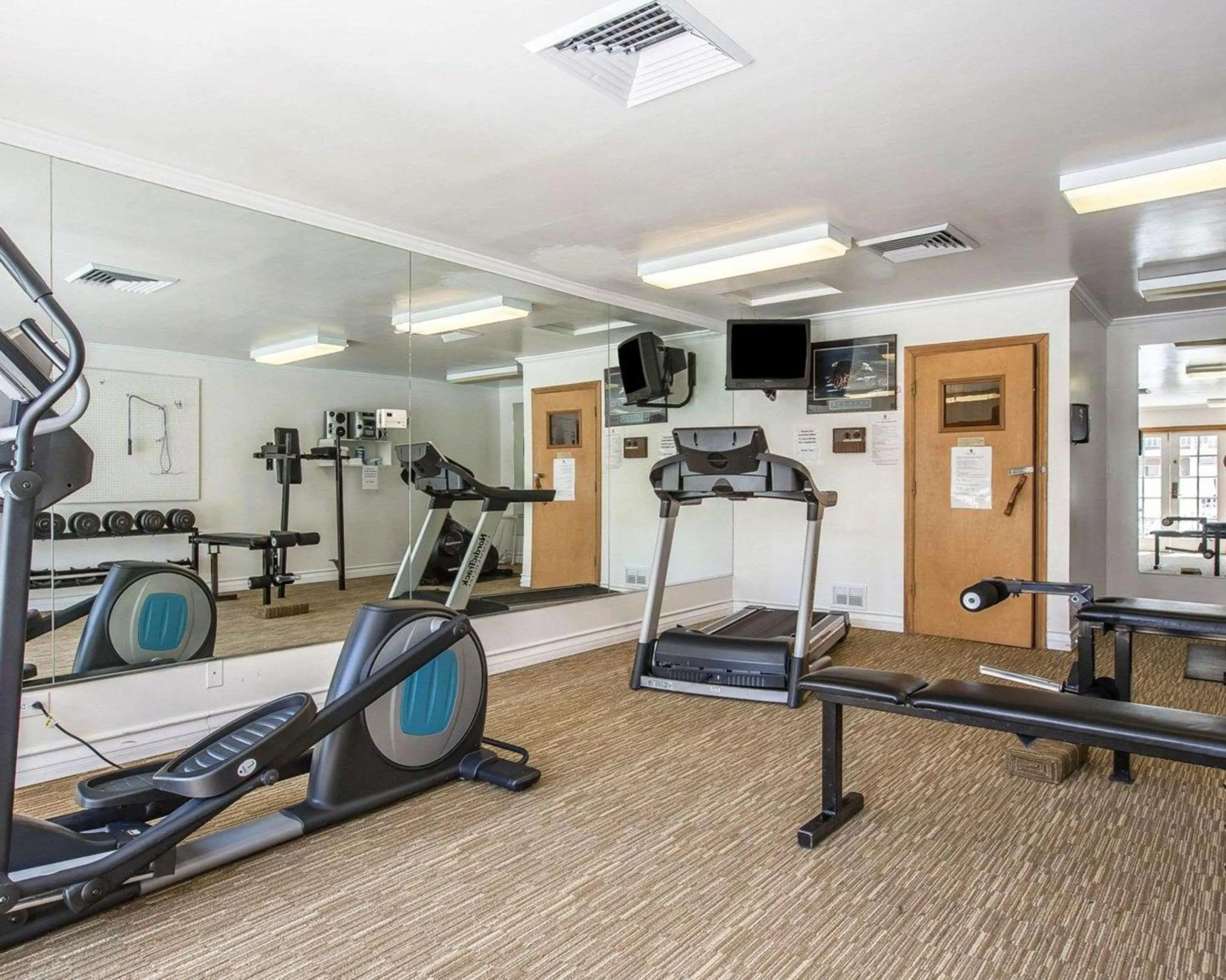 Fitness centre/facilities in Clarion Inn Near China Lake Naval Station