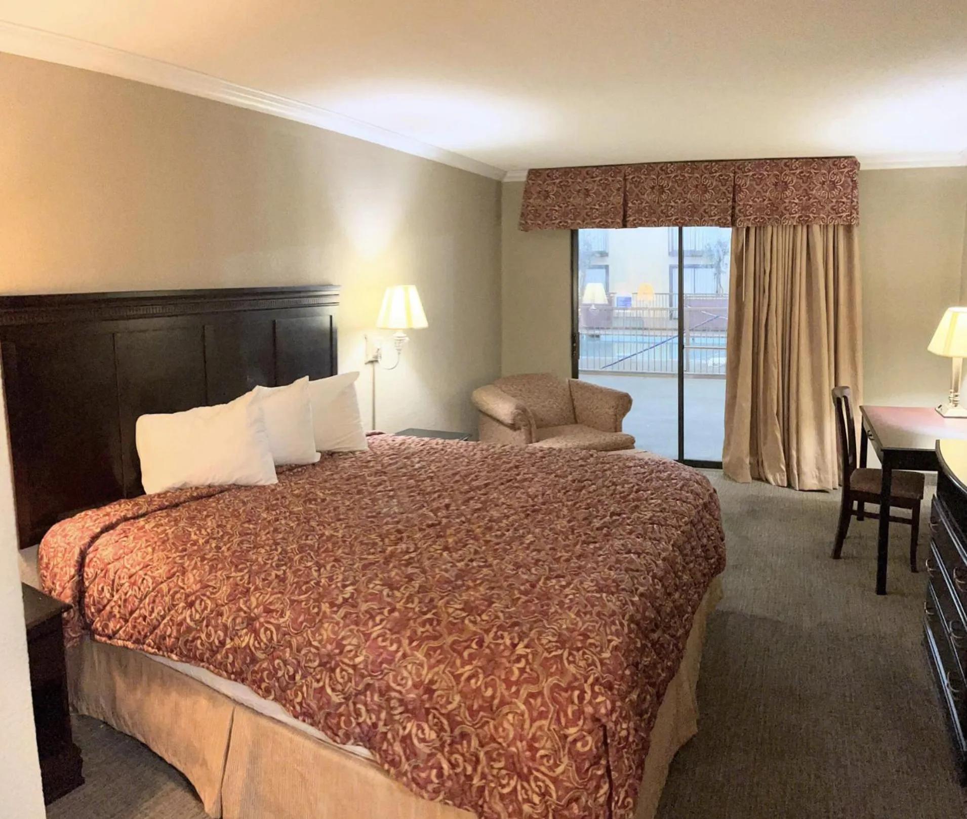 Regency Inn & Suites