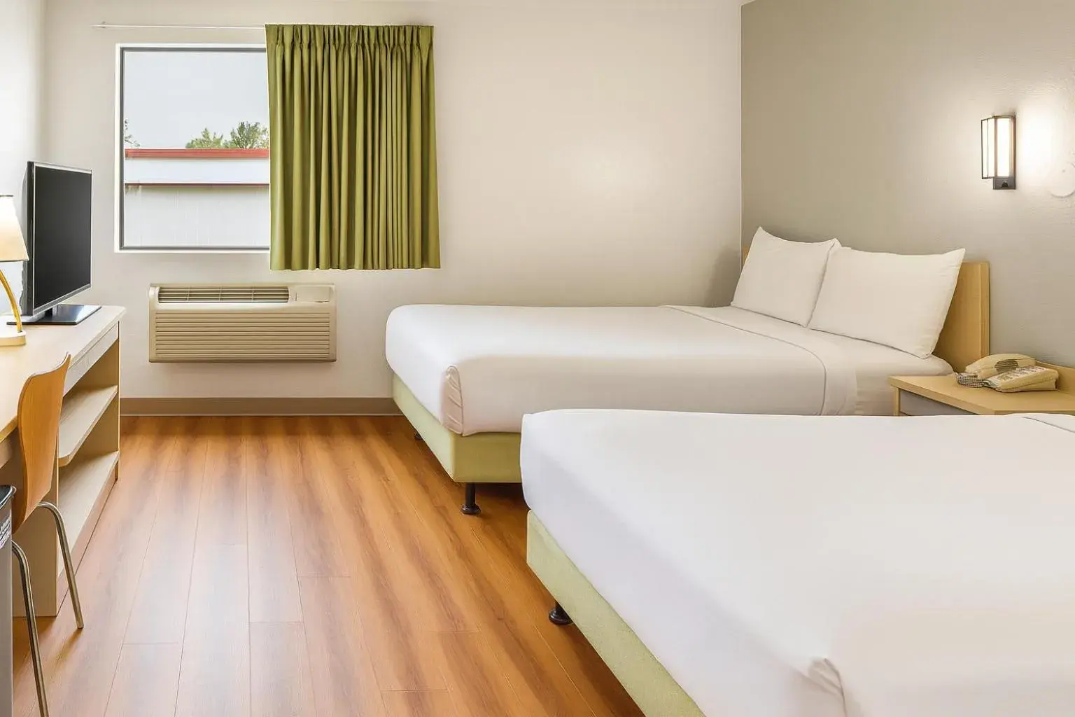 Deluxe Quadruple Room - Non-Smoking in Motel 6 Ogden, UT- Downtown Deluxe Quadruple Room - Non-Smoking in Motel 6 Ogden, UT- Downtown