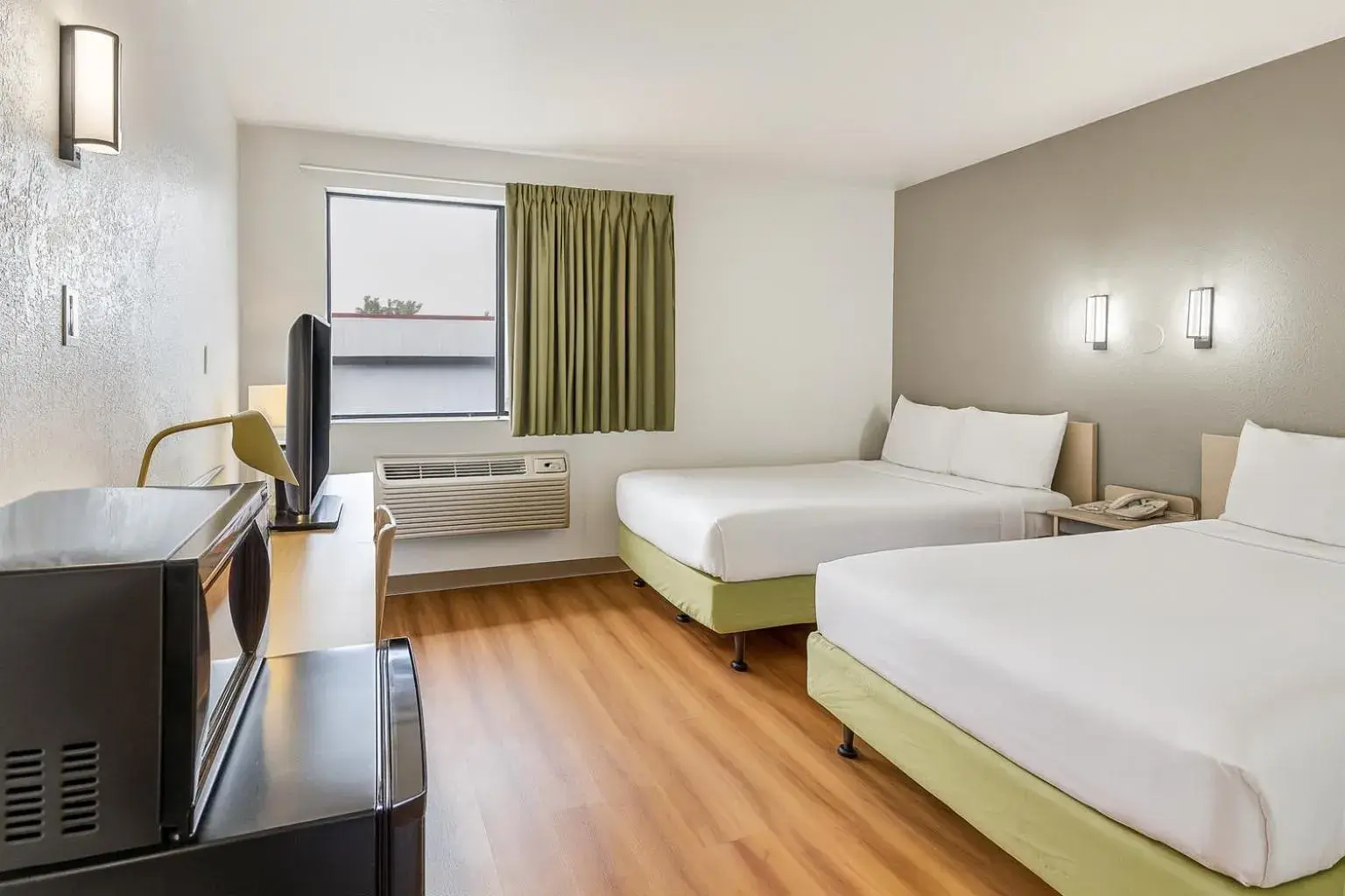 Quadruple Room - Disability Access - Non-Smoking in Motel 6 Ogden, UT- Downtown Quadruple Room - Disability Access - Non-Smoking in Motel 6 Ogden, UT- Downtown