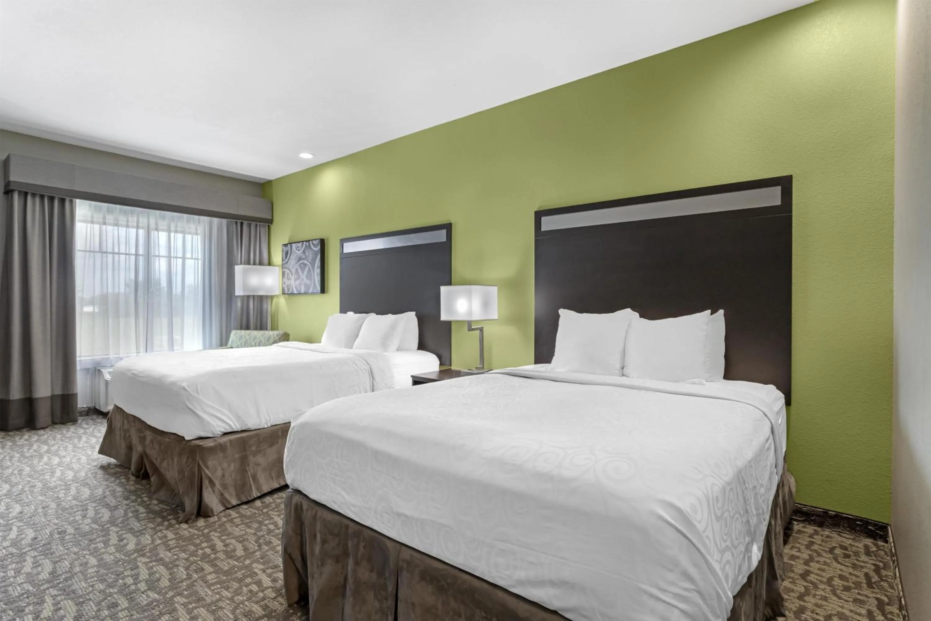 Bedroom, Bed in Best Western Plus Bay City Inn & Suites