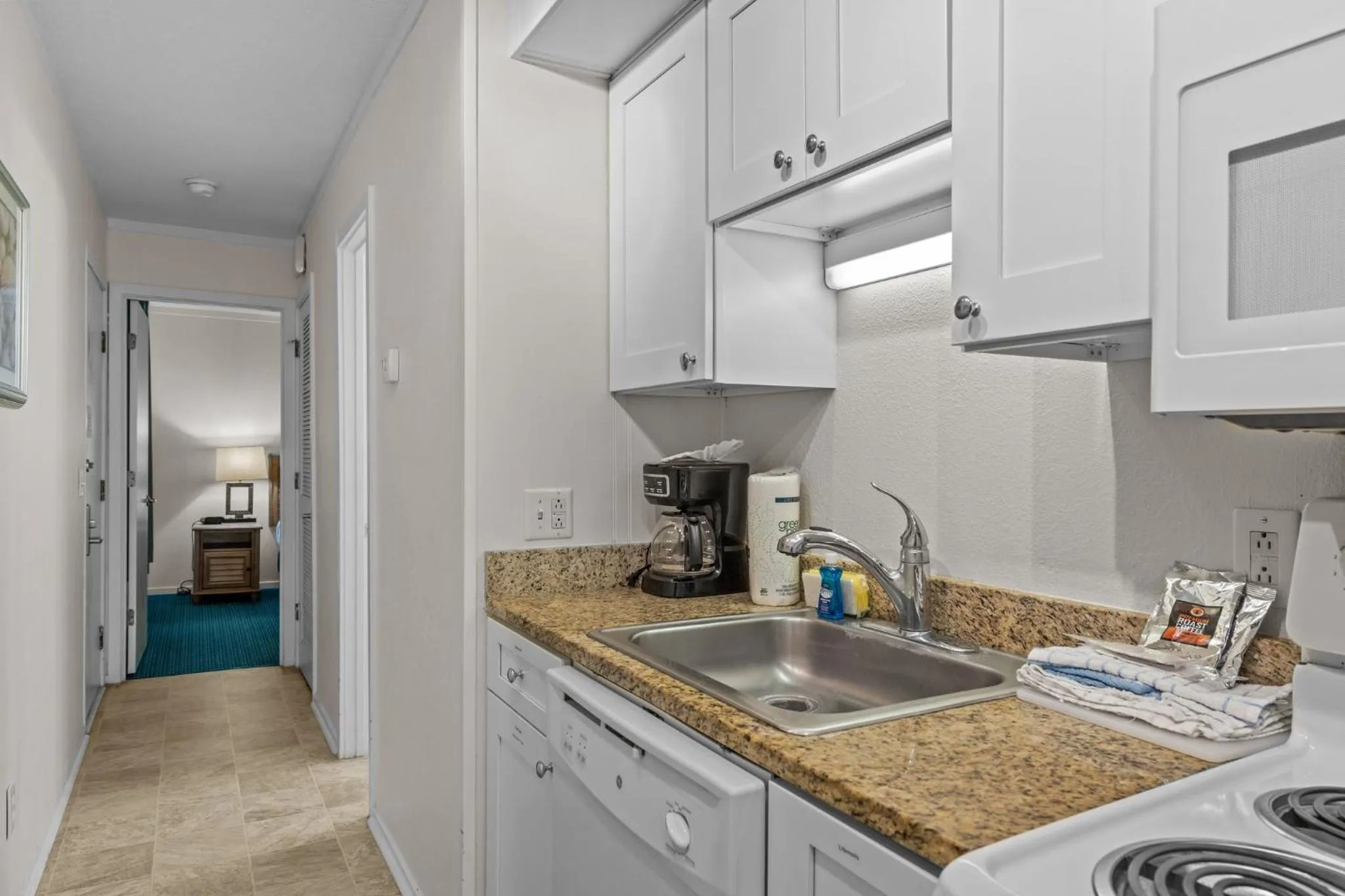 Kitchen or kitchenette in A Place at the Beach III