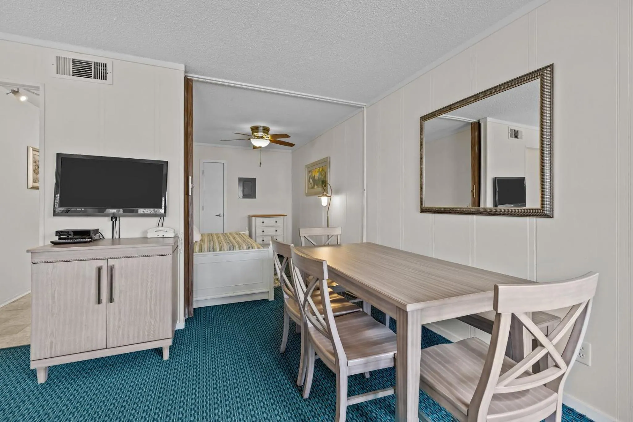 Dining area in A Place at the Beach III