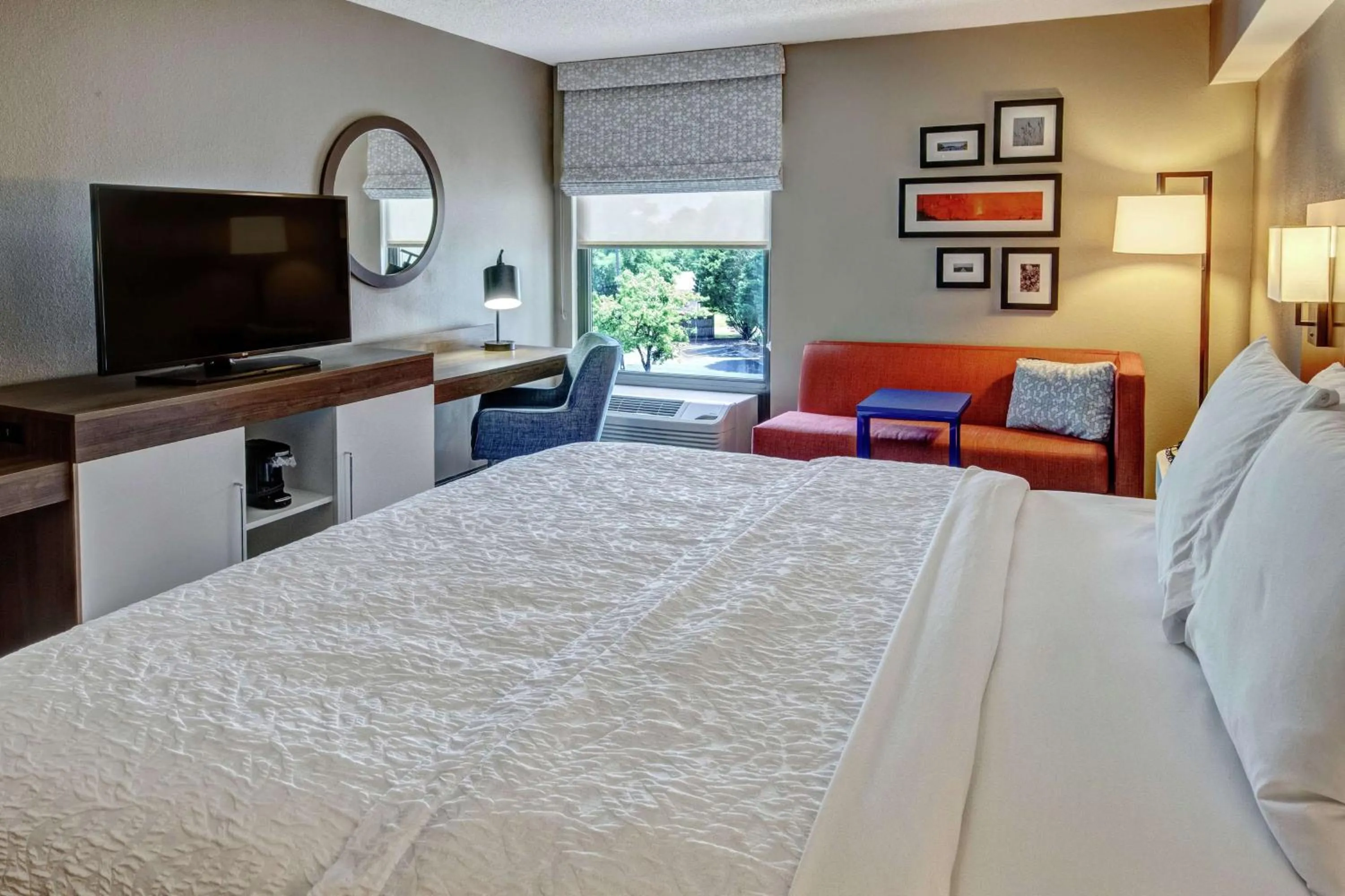 Bedroom, Bed in Hampton Inn Elizabeth City