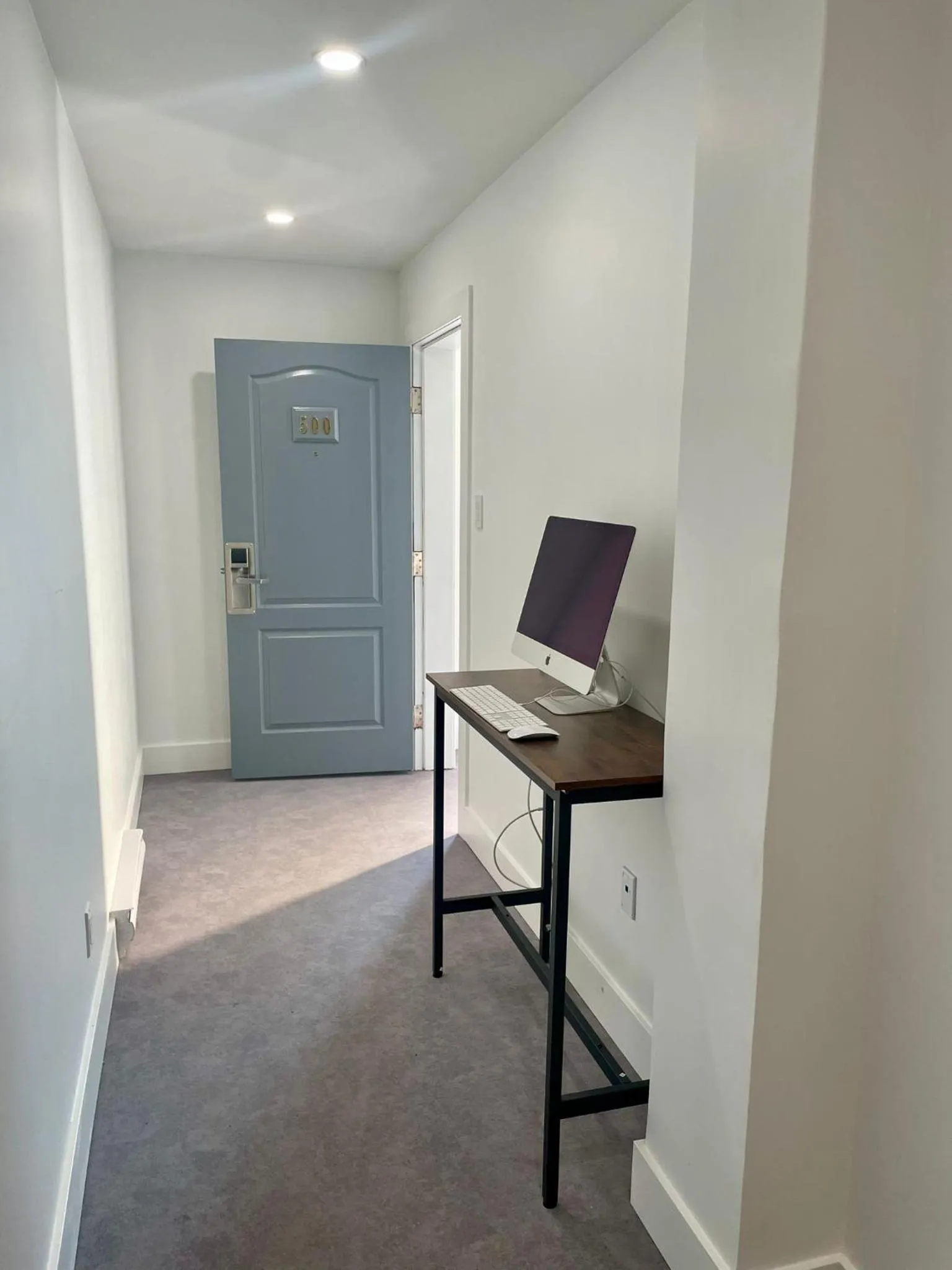 Business facilities in Econo Lodge Hotel Brossard