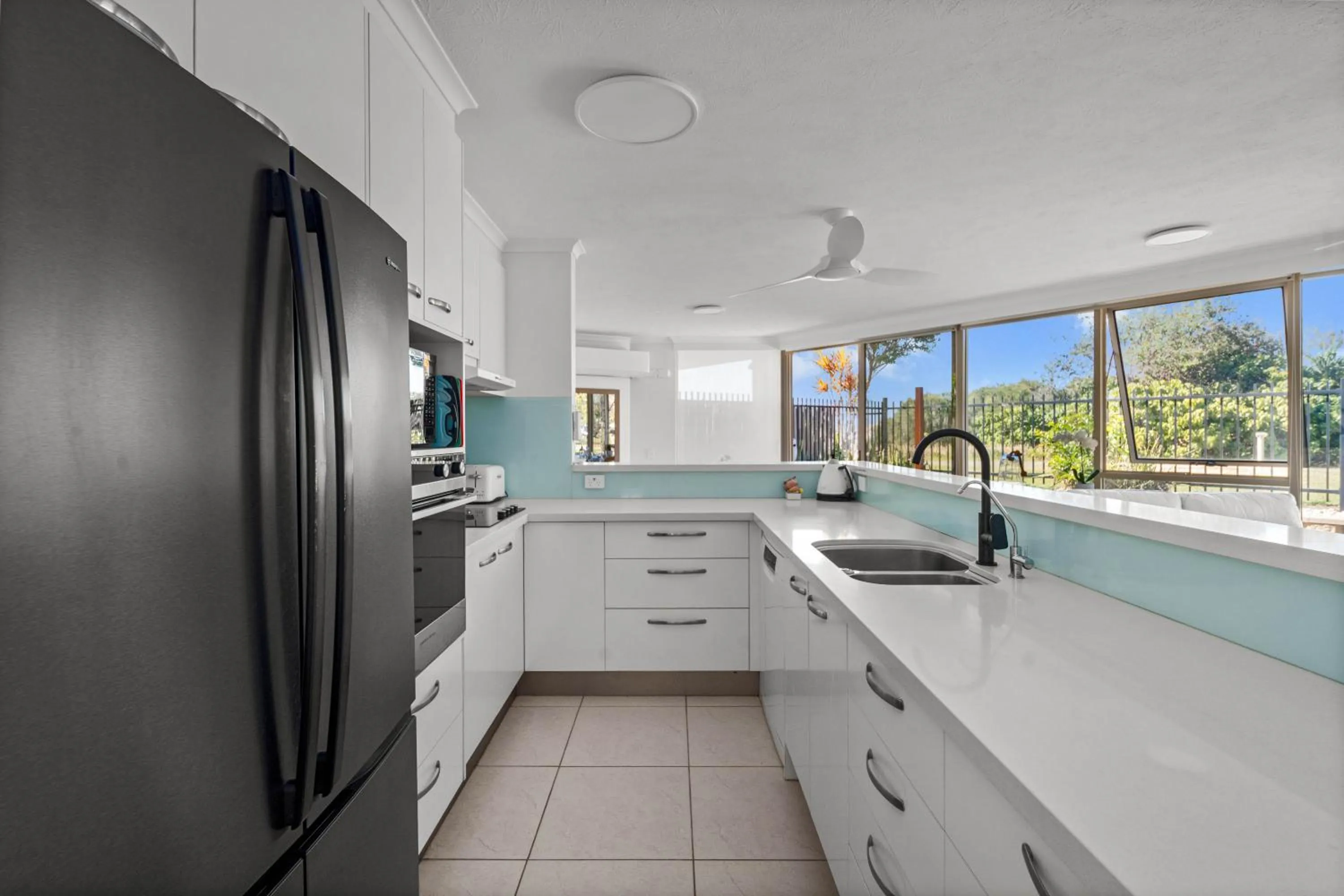 Sandcastles On Currumbin Beachfront, Gold Coast