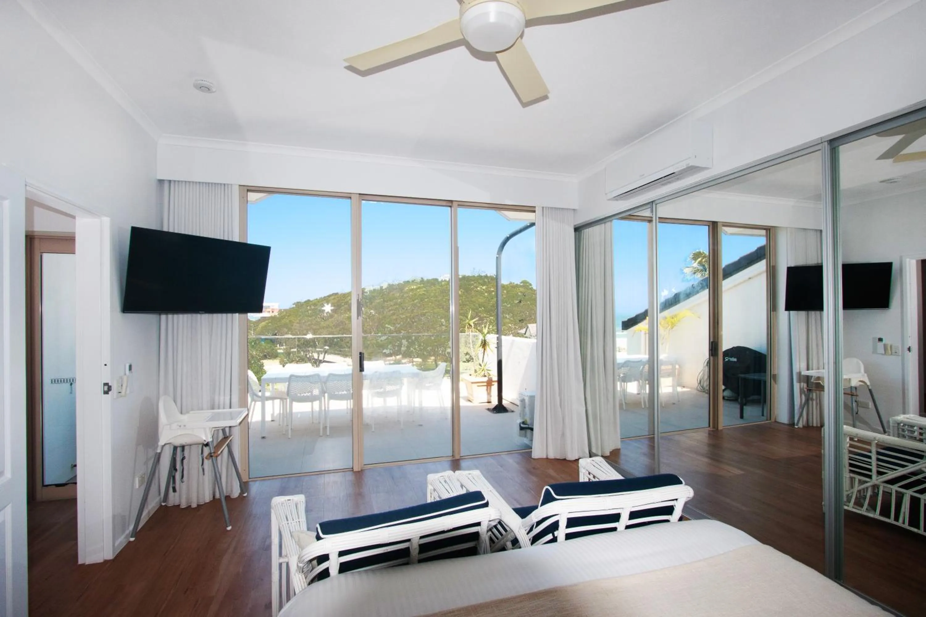 Sandcastles On Currumbin Beachfront, Gold Coast