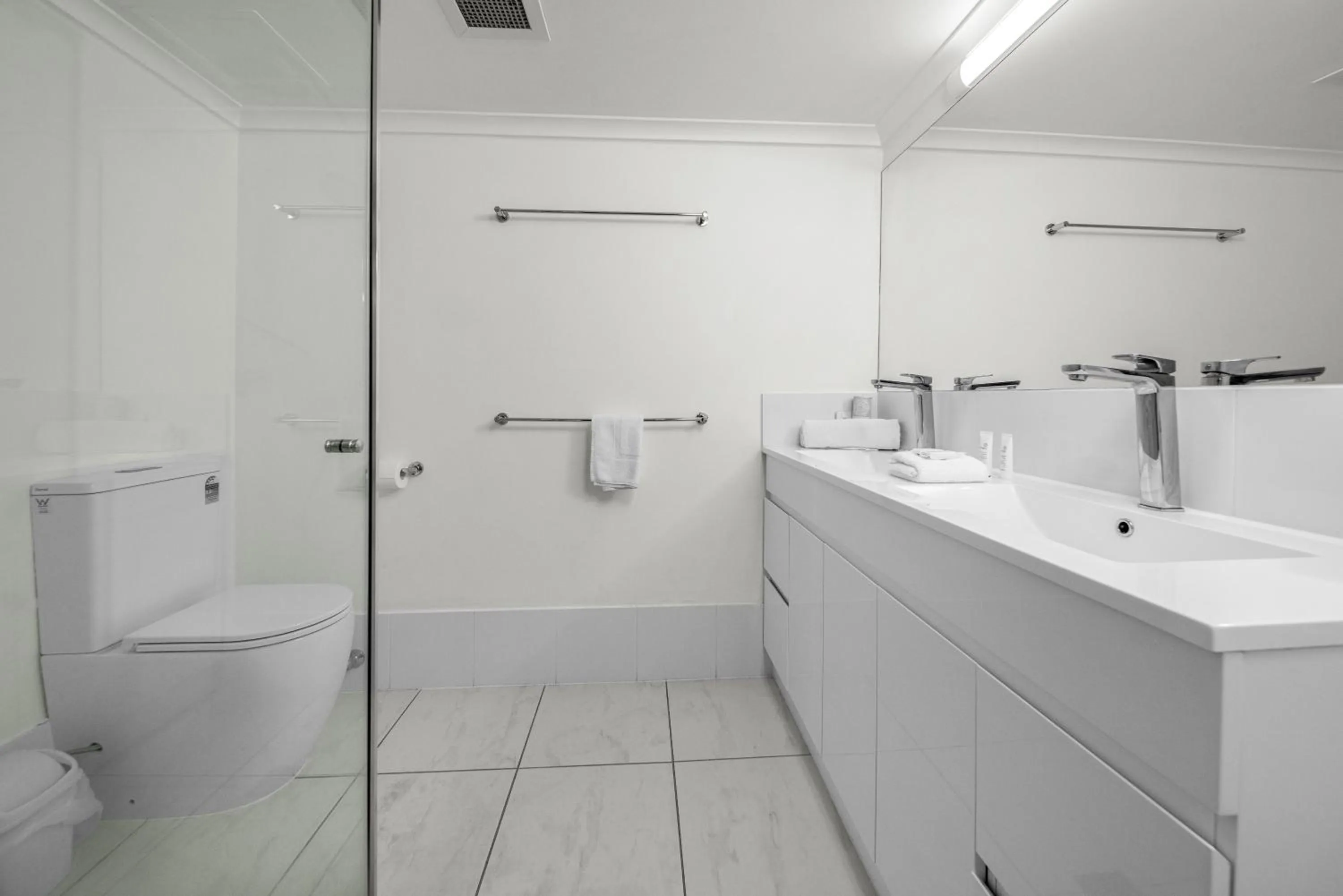 Sandcastles On Currumbin Beachfront, Gold Coast