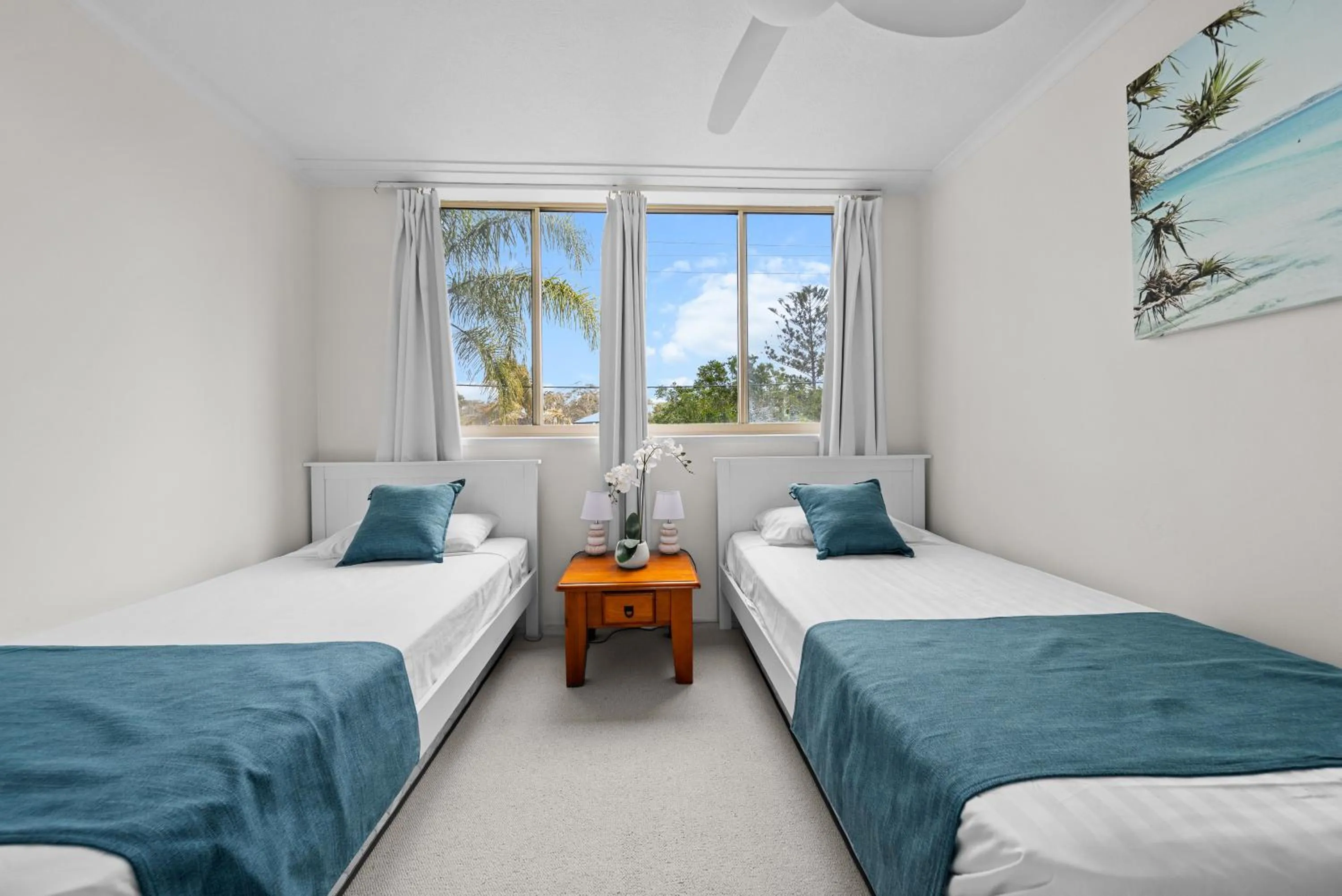 Bed in Sandcastles On Currumbin Beachfront, Gold Coast