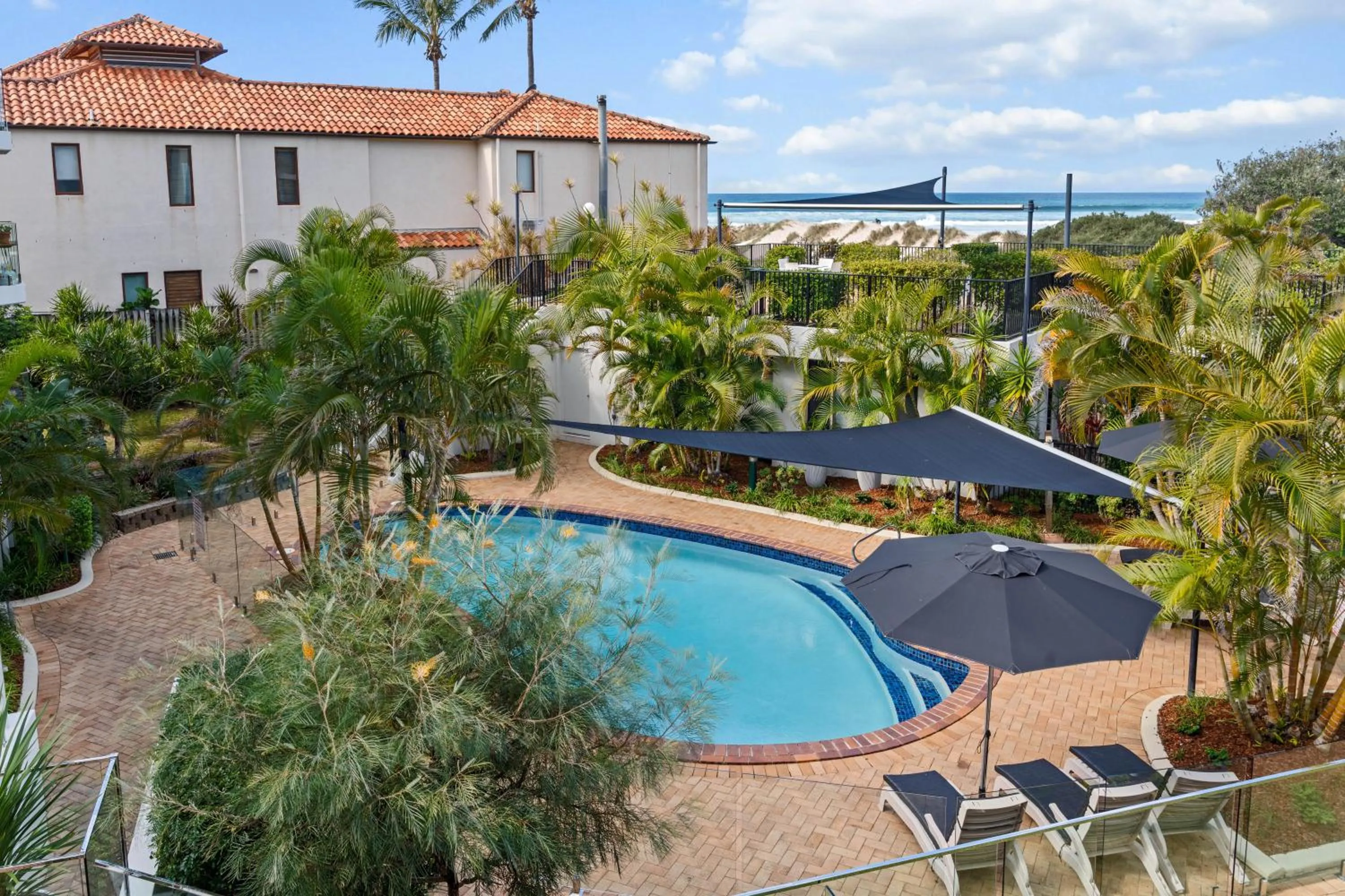 Sandcastles On Currumbin Beachfront, Gold Coast