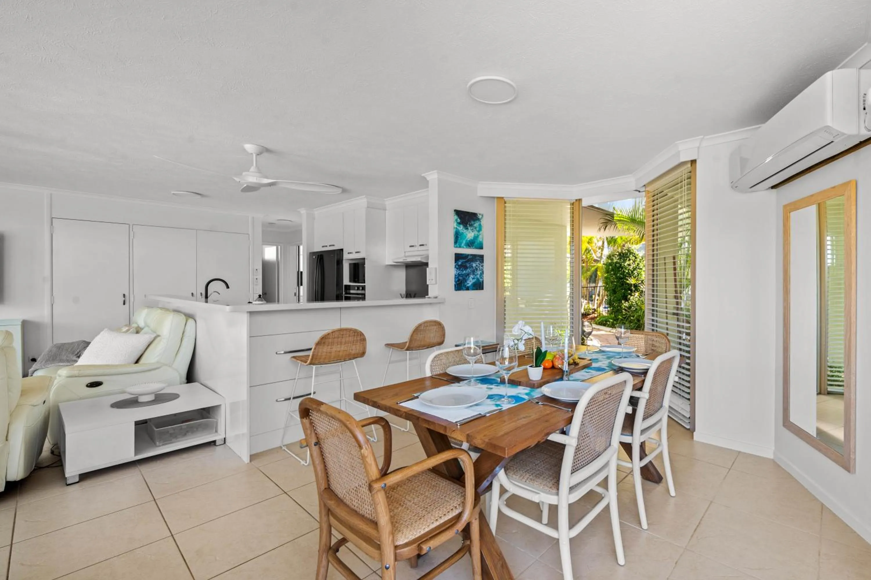 Sandcastles On Currumbin Beachfront, Gold Coast