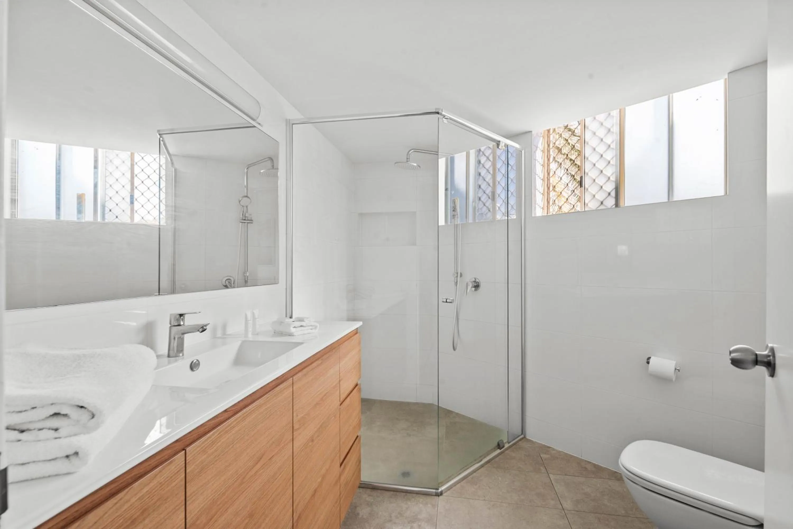 Sandcastles On Currumbin Beachfront, Gold Coast