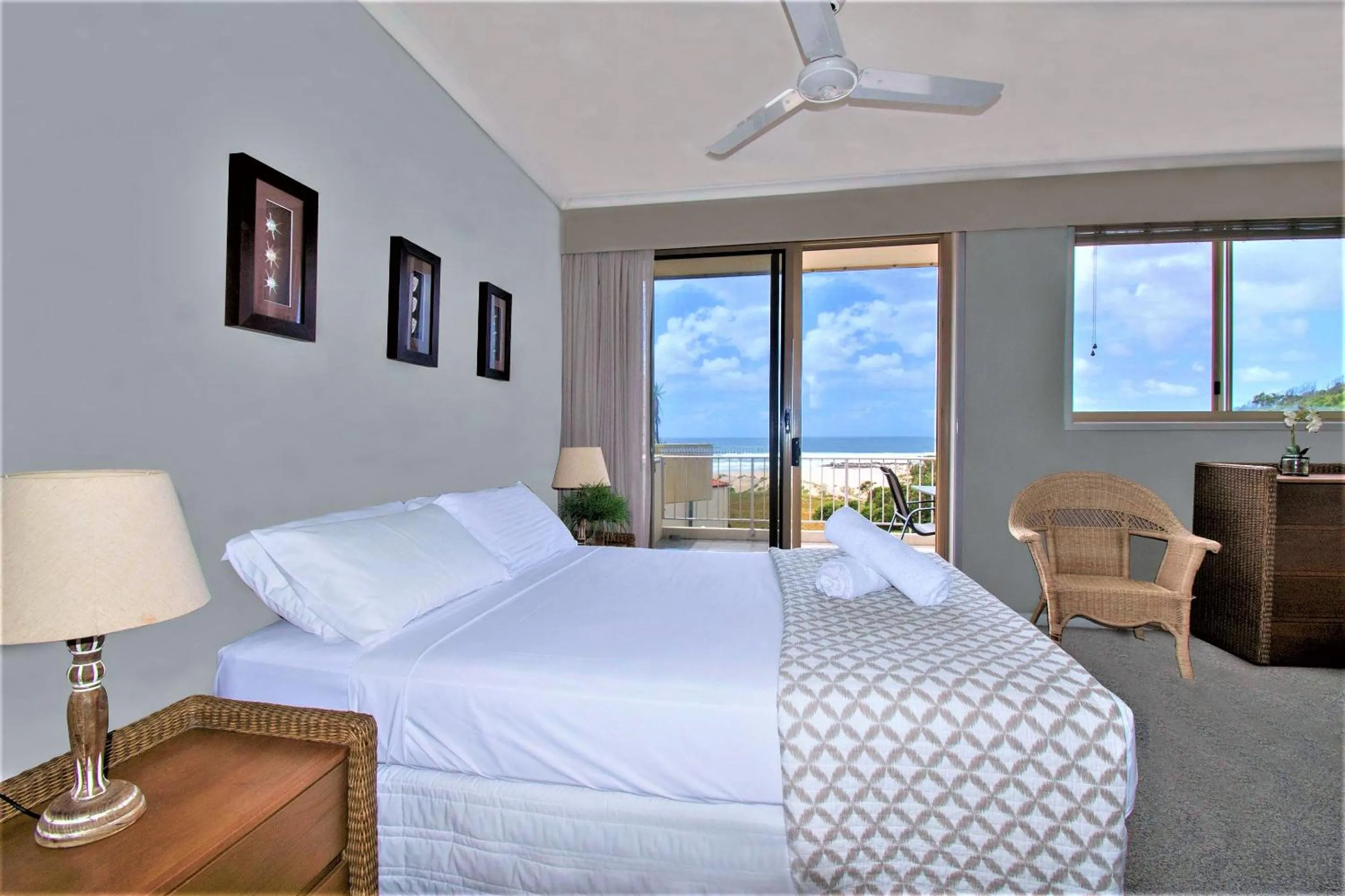 Bedroom, Bed in Sandcastles On Currumbin Beachfront, Gold Coast