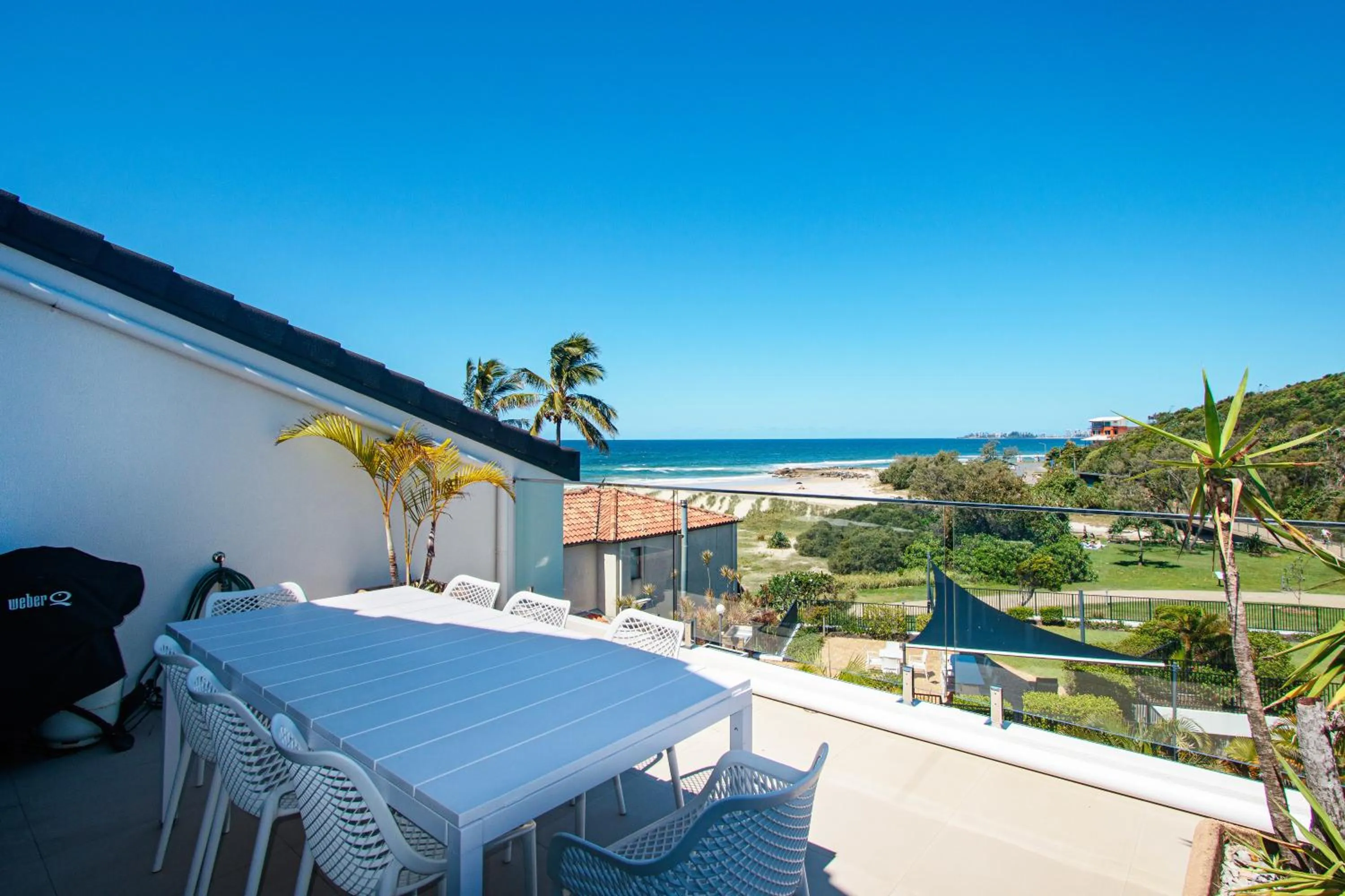 Sandcastles On Currumbin Beachfront, Gold Coast