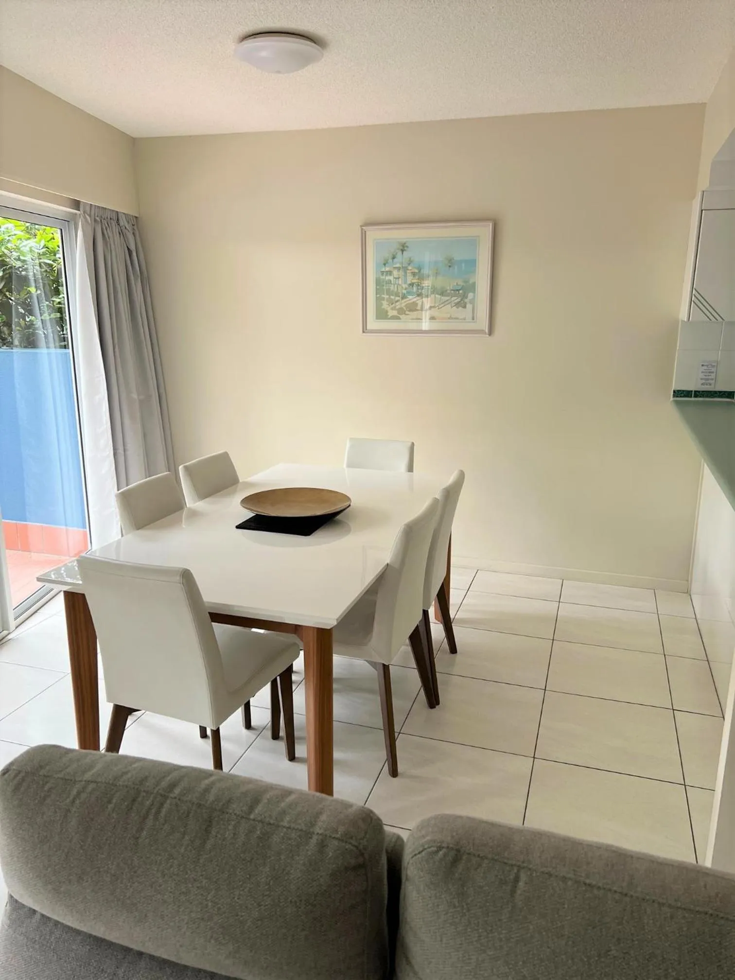 Dining area in White Crest Apartments