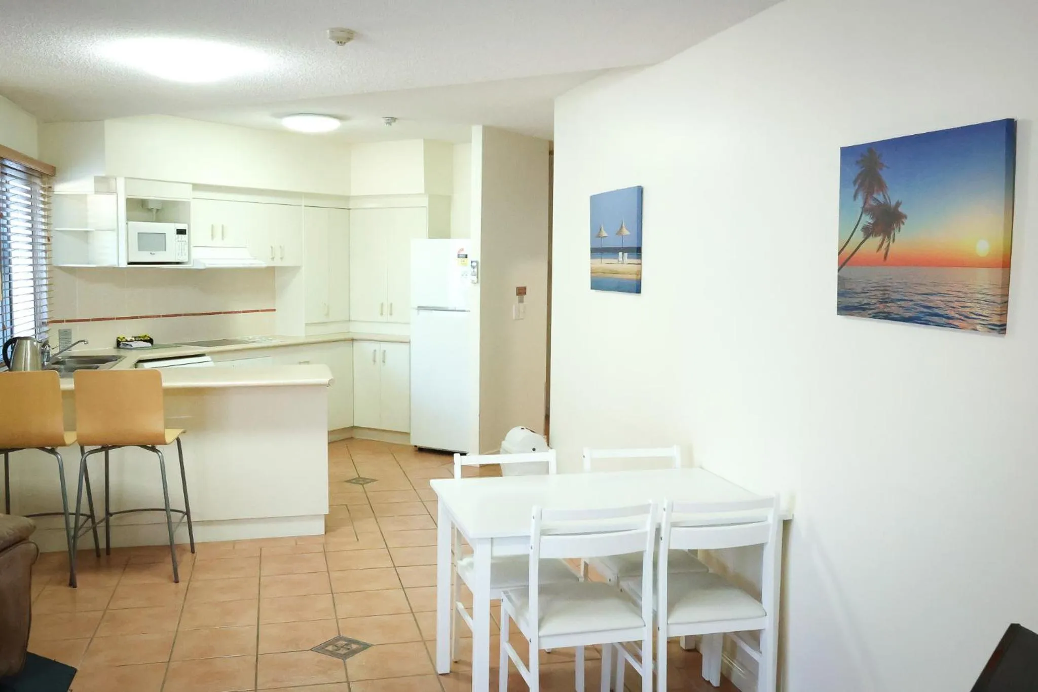Dining area in White Crest Apartments