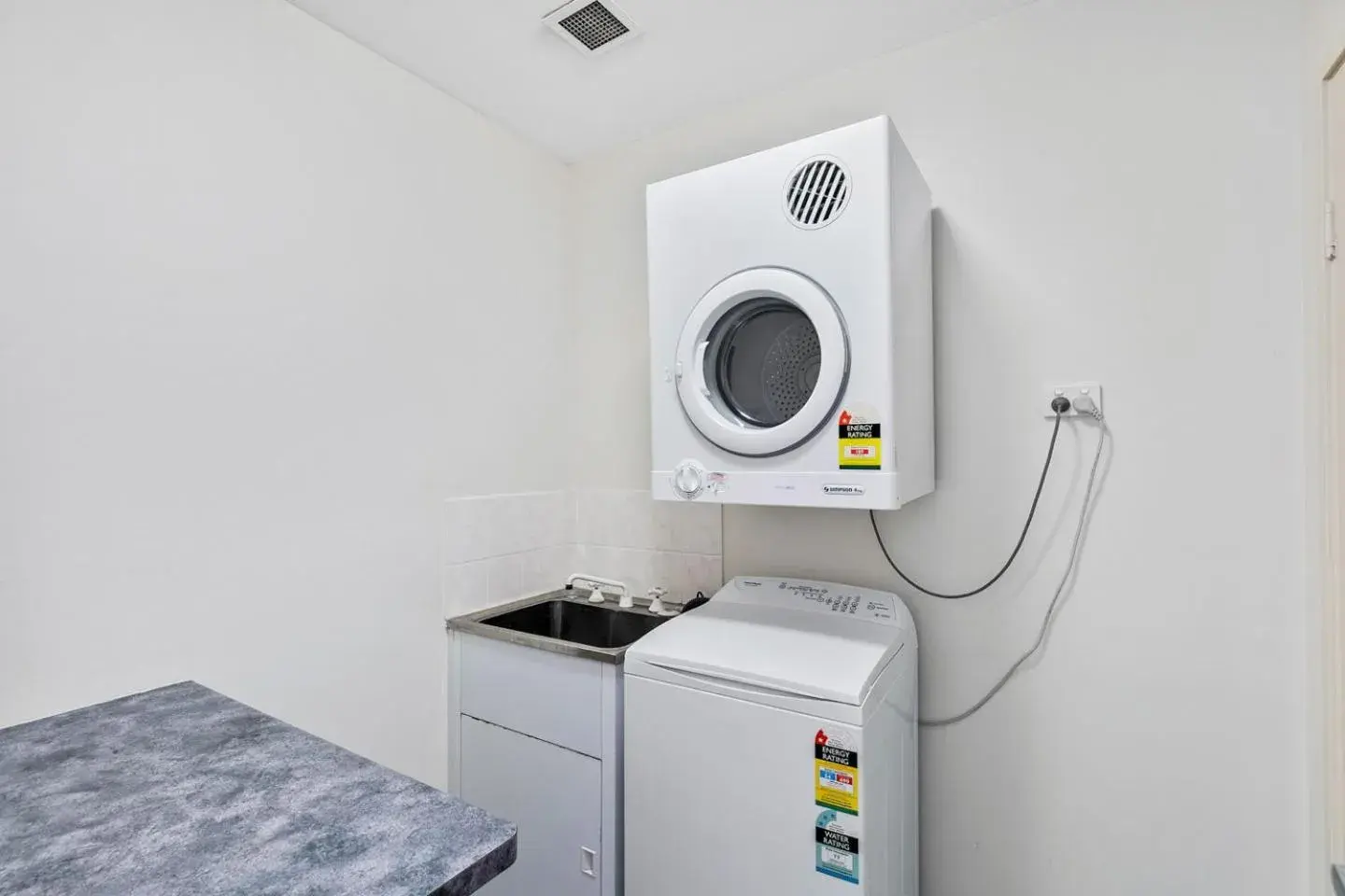 Three-Bedroom Top Floor Superior Apartment in White Crest Apartments Three-Bedroom Top Floor Superior Apartment in White Crest Apartments