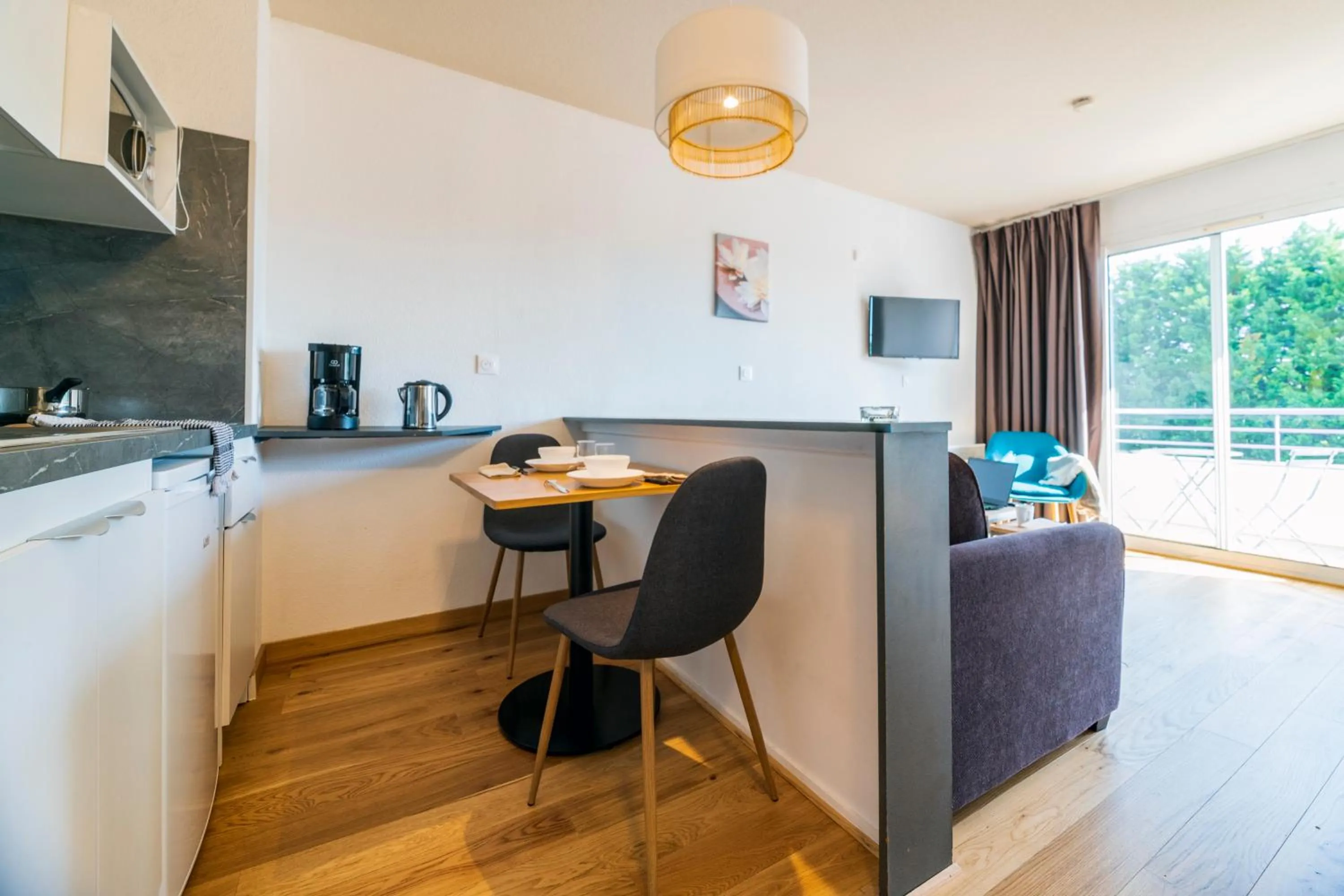 kitchen in CERISE Dax - Les Jardins du Lac