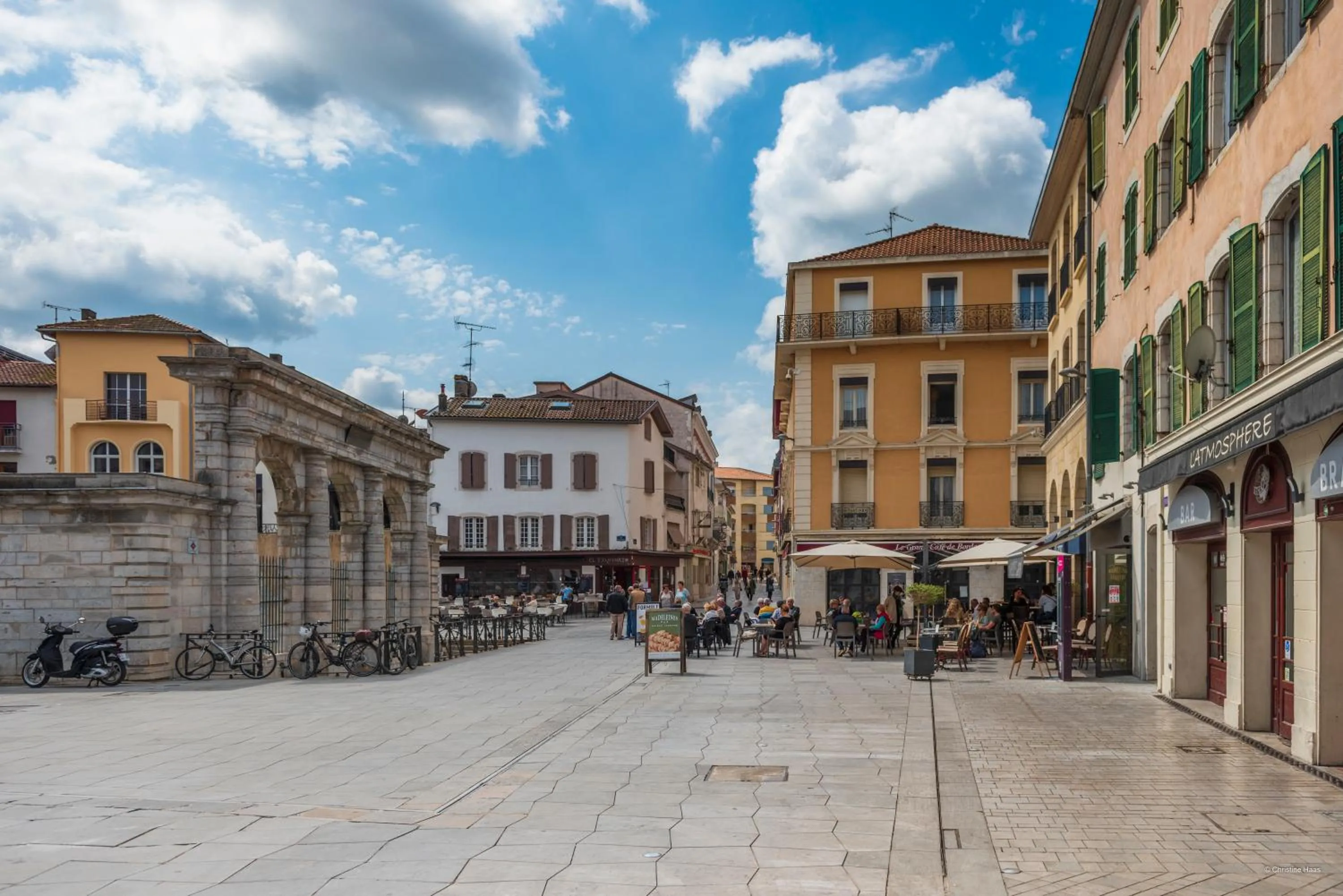 Nearby landmark in CERISE Dax - Les Jardins du Lac
