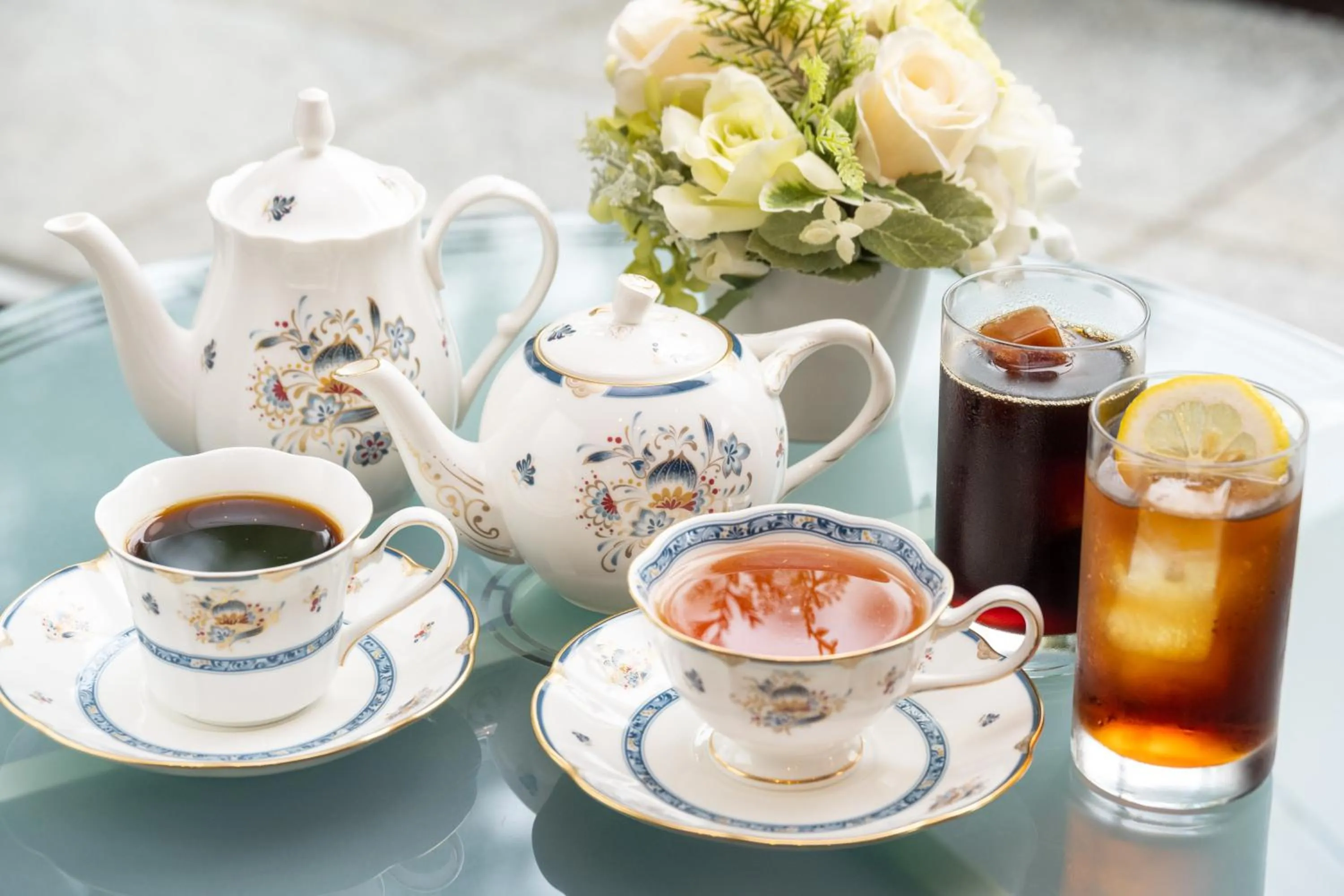 Coffee/tea facilities in Toshi Center Hotel