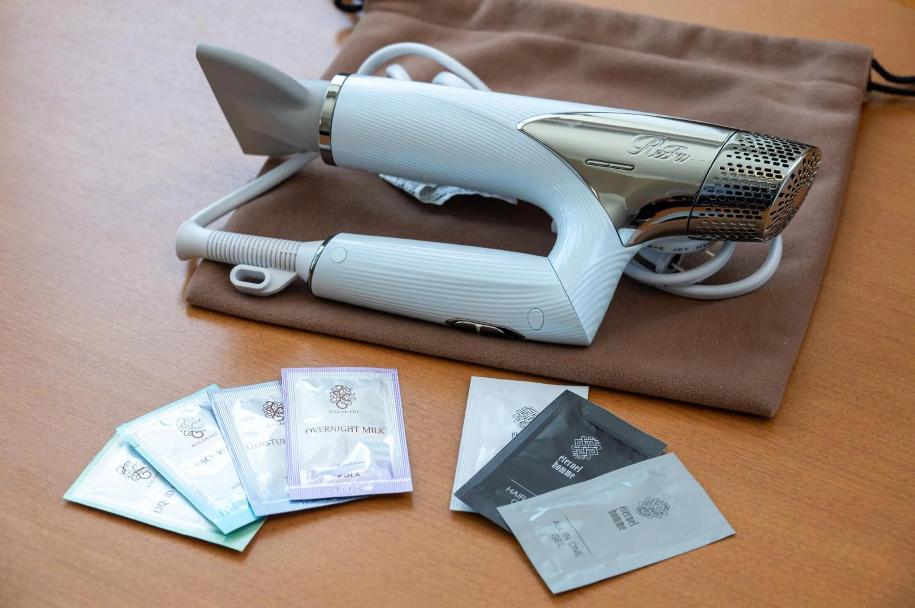 Area and facilities in Toshi Center Hotel