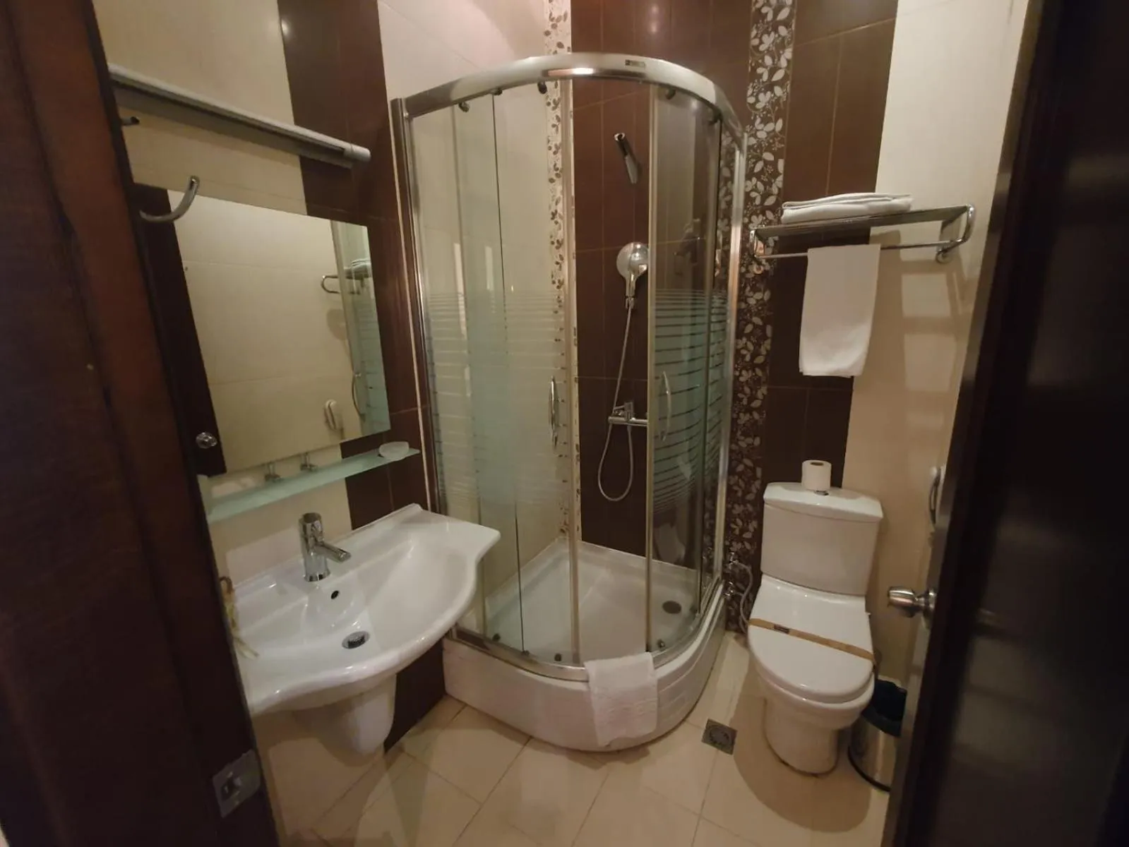 Shower in Riviera Hotel