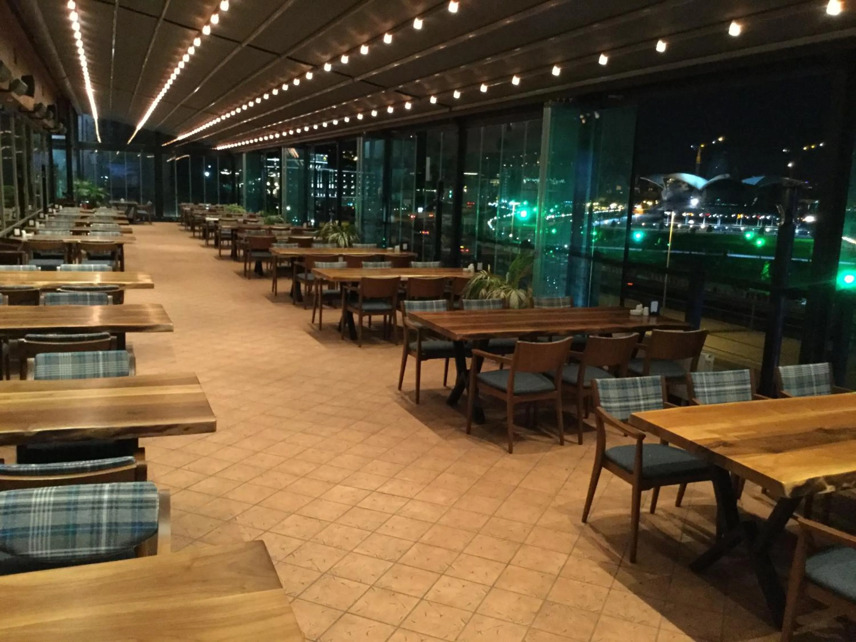 Restaurant/places to eat in Riviera Hotel