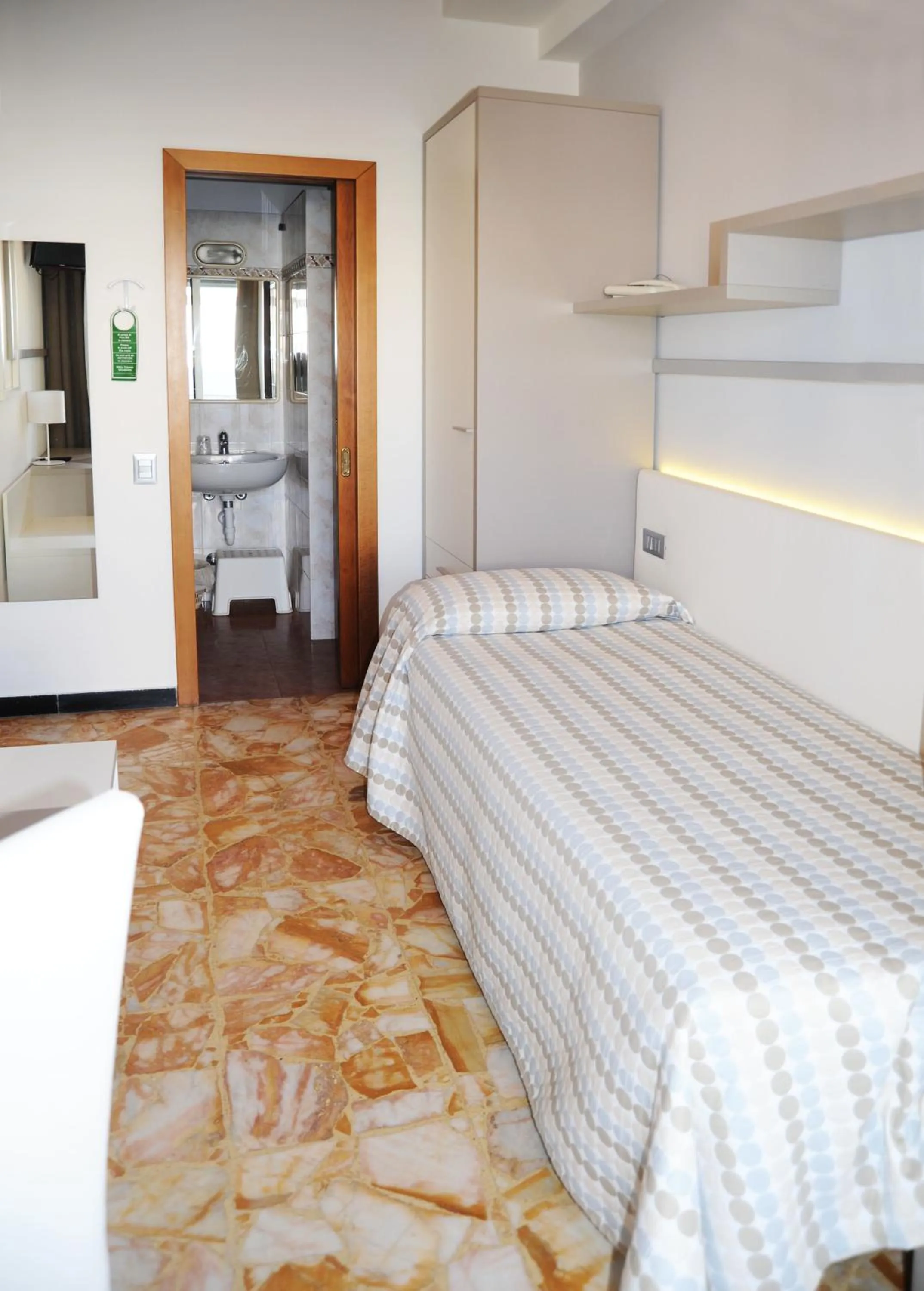 Photo of the whole room, Bed in Hotel Garden