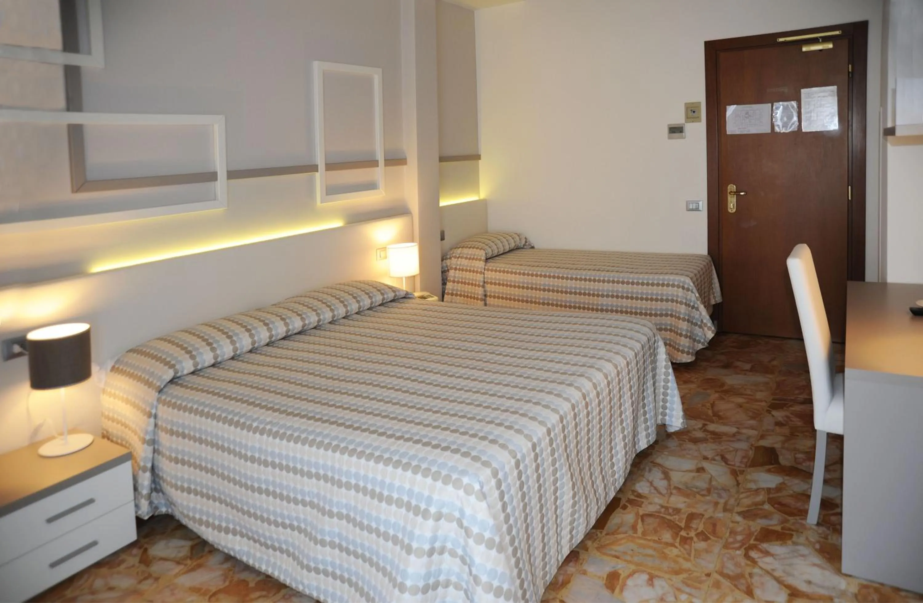 Photo of the whole room, Bed in Hotel Garden