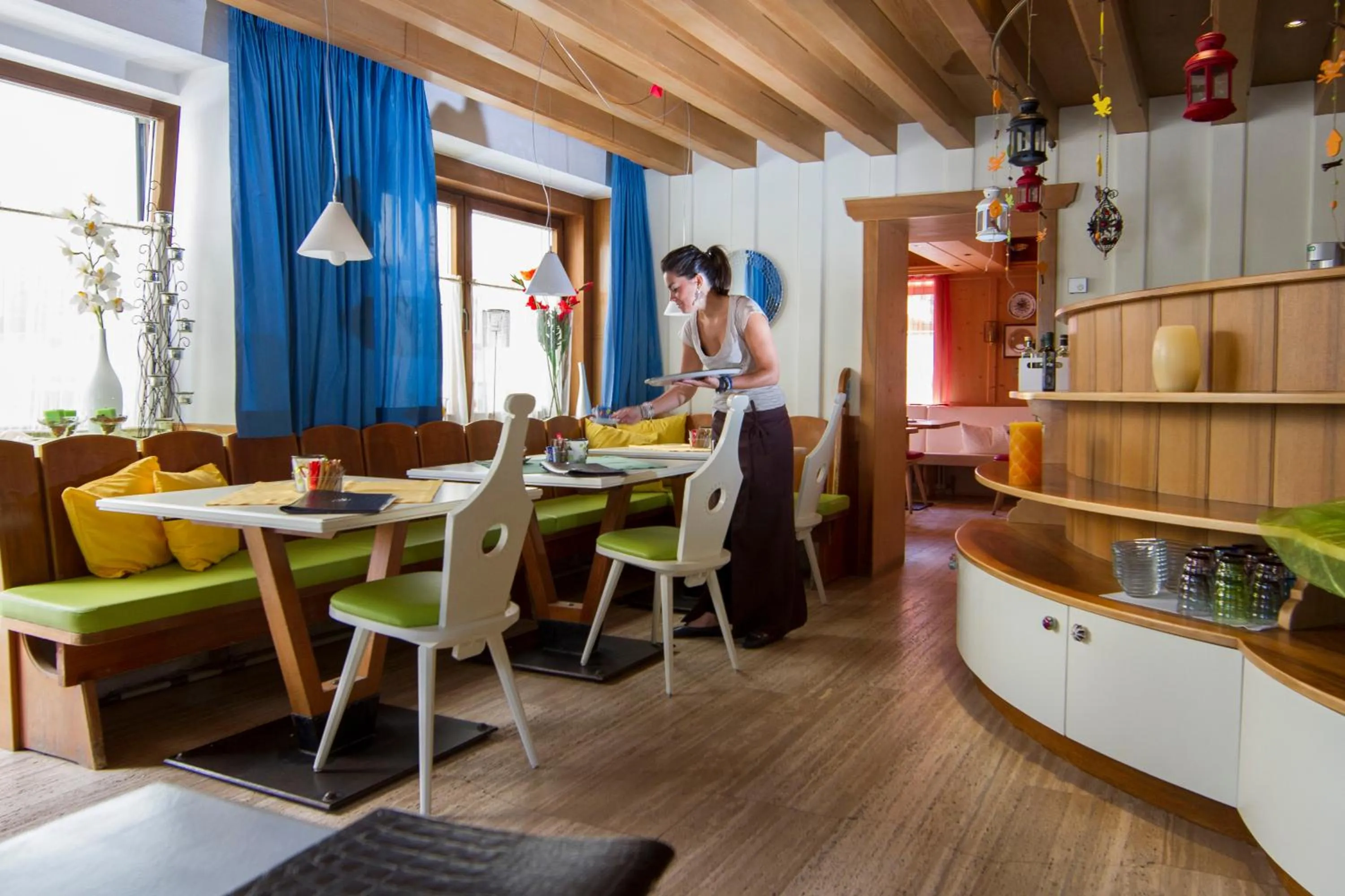 Restaurant/places to eat in Chalet Madrisa