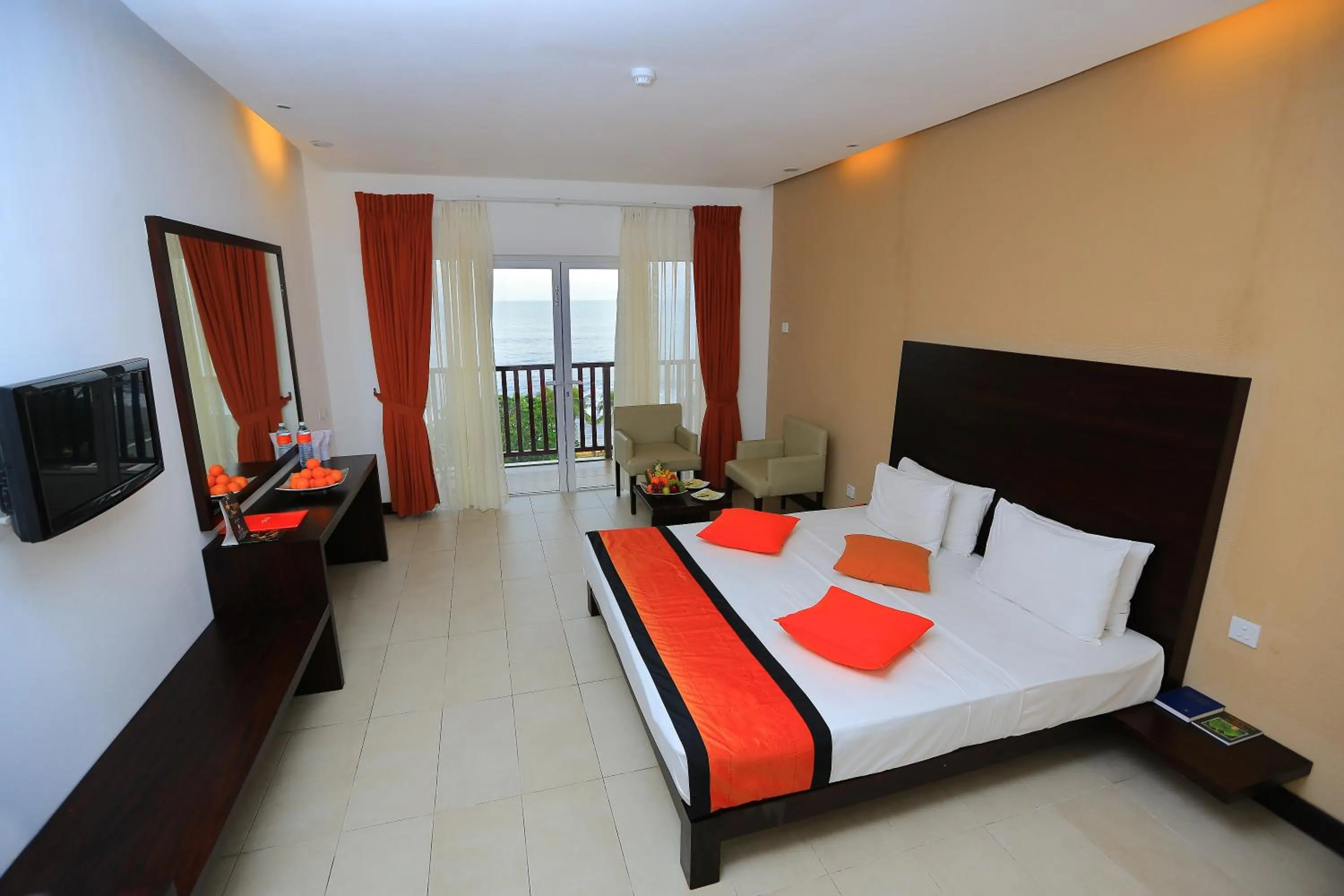 Bedroom, Bed in Citrus Hikkaduwa