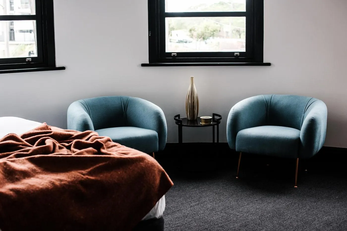 Seating area in Sydney Park Hotel