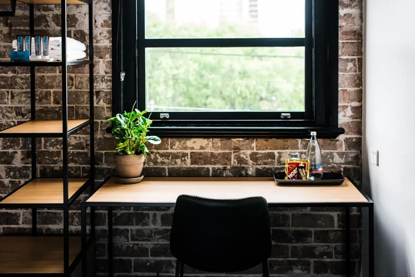 Double Room with Shared Bathroom in Sydney Park Hotel Double Room with Shared Bathroom in Sydney Park Hotel