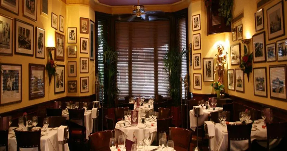 Restaurant/places to eat in Tamasha Hotel